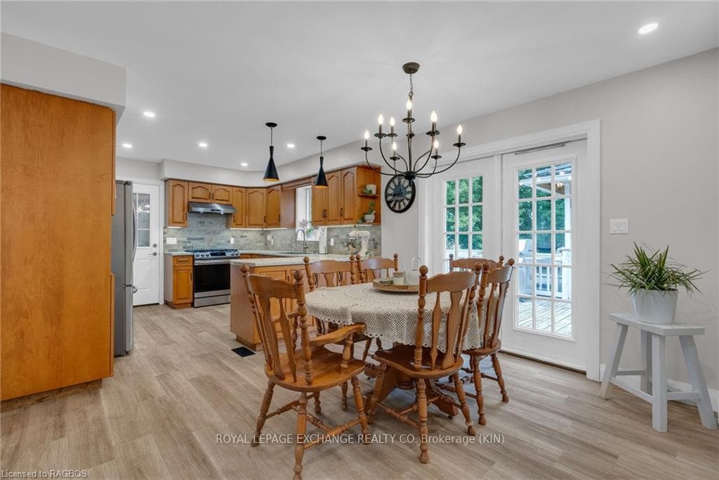 Dining room flows into the kitchen