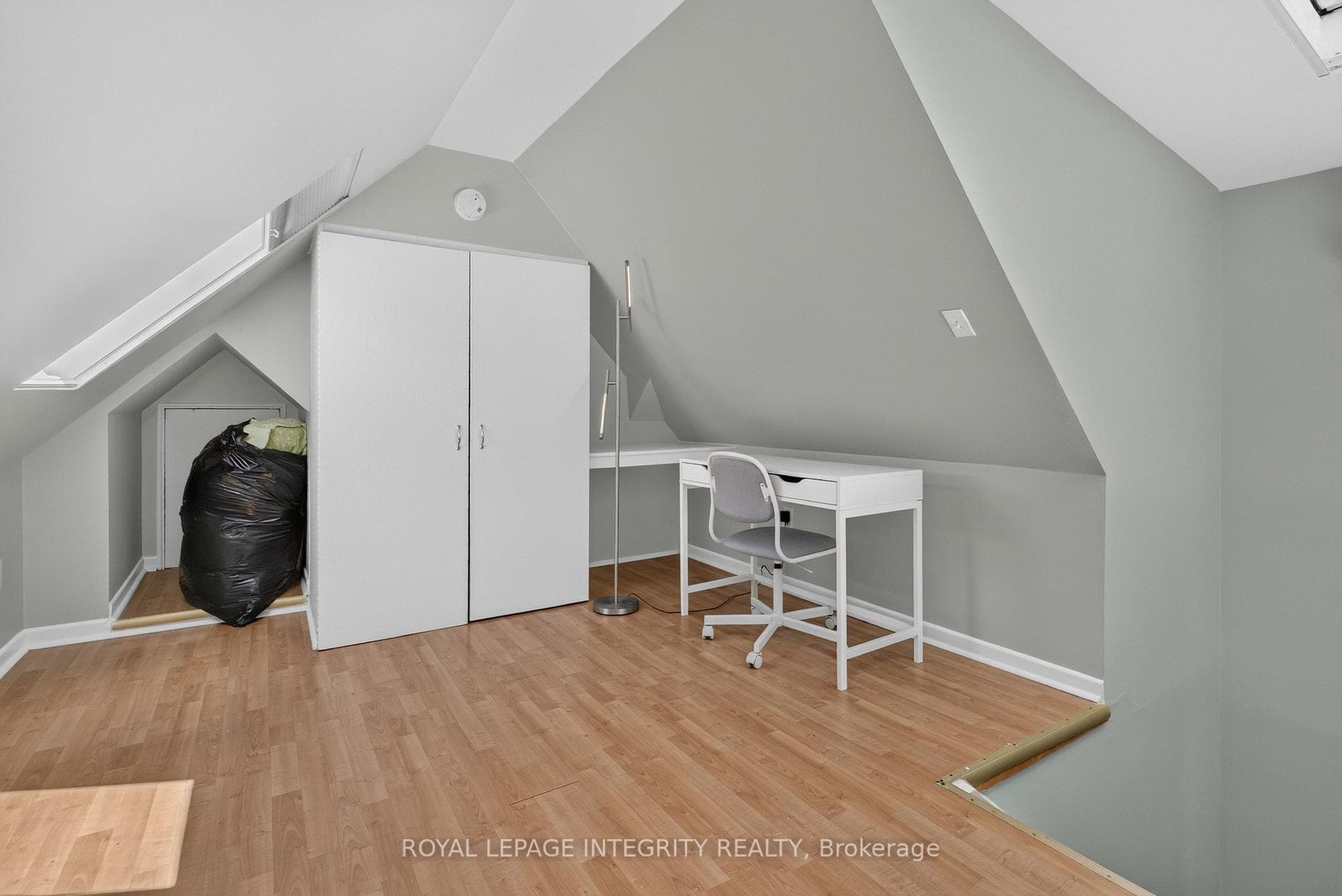 Upper Floor Unit - Loft