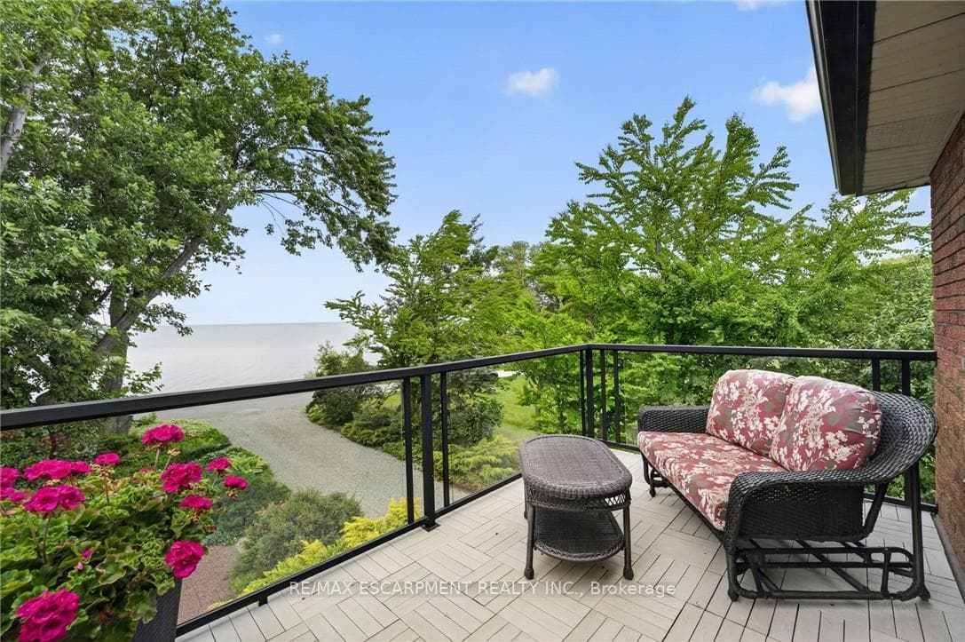 3754 LAKESHORE Road photo 3