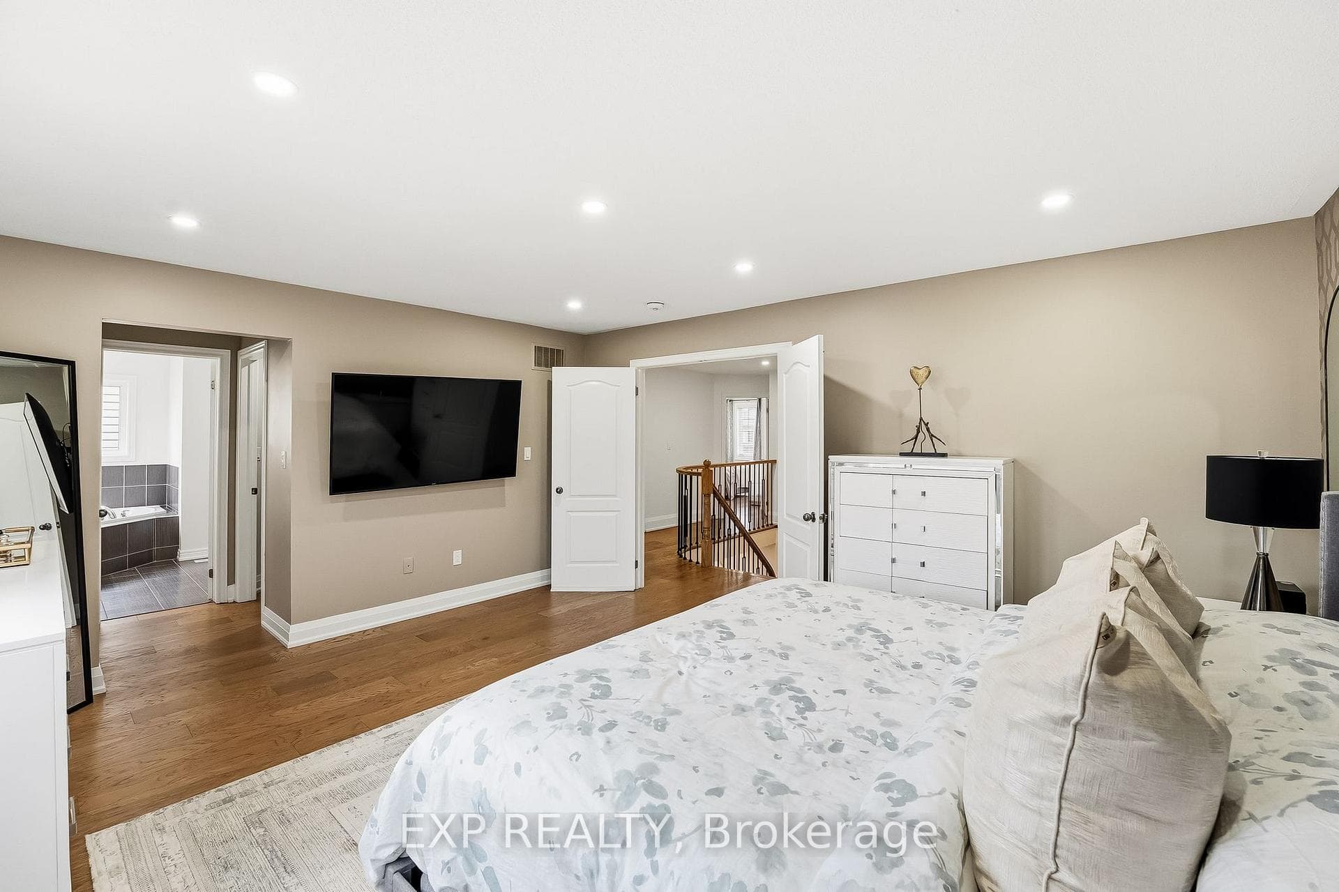 18 Henry Smith Avenue photo 27