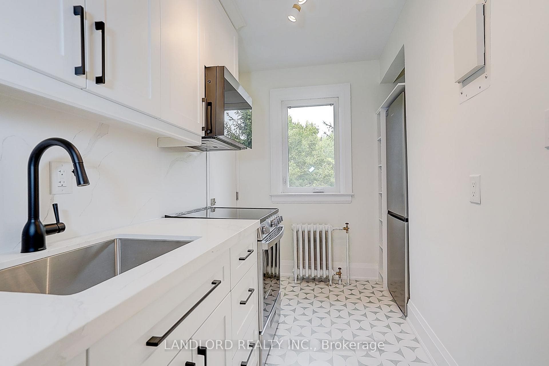 2520 Bloor Street Unit 12 photo 21