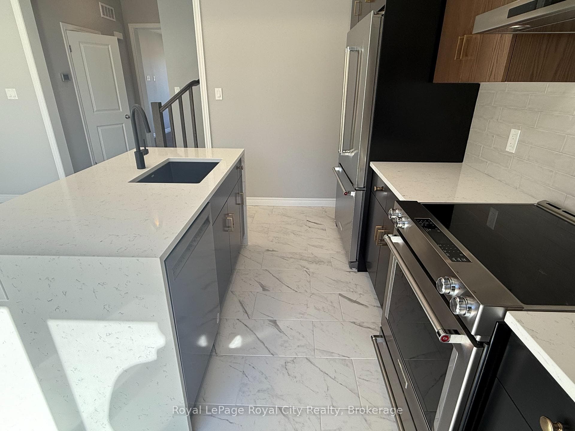 67 ARABELLA Drive photo 18