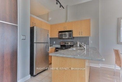 700 King Street Unit 813 photo 7