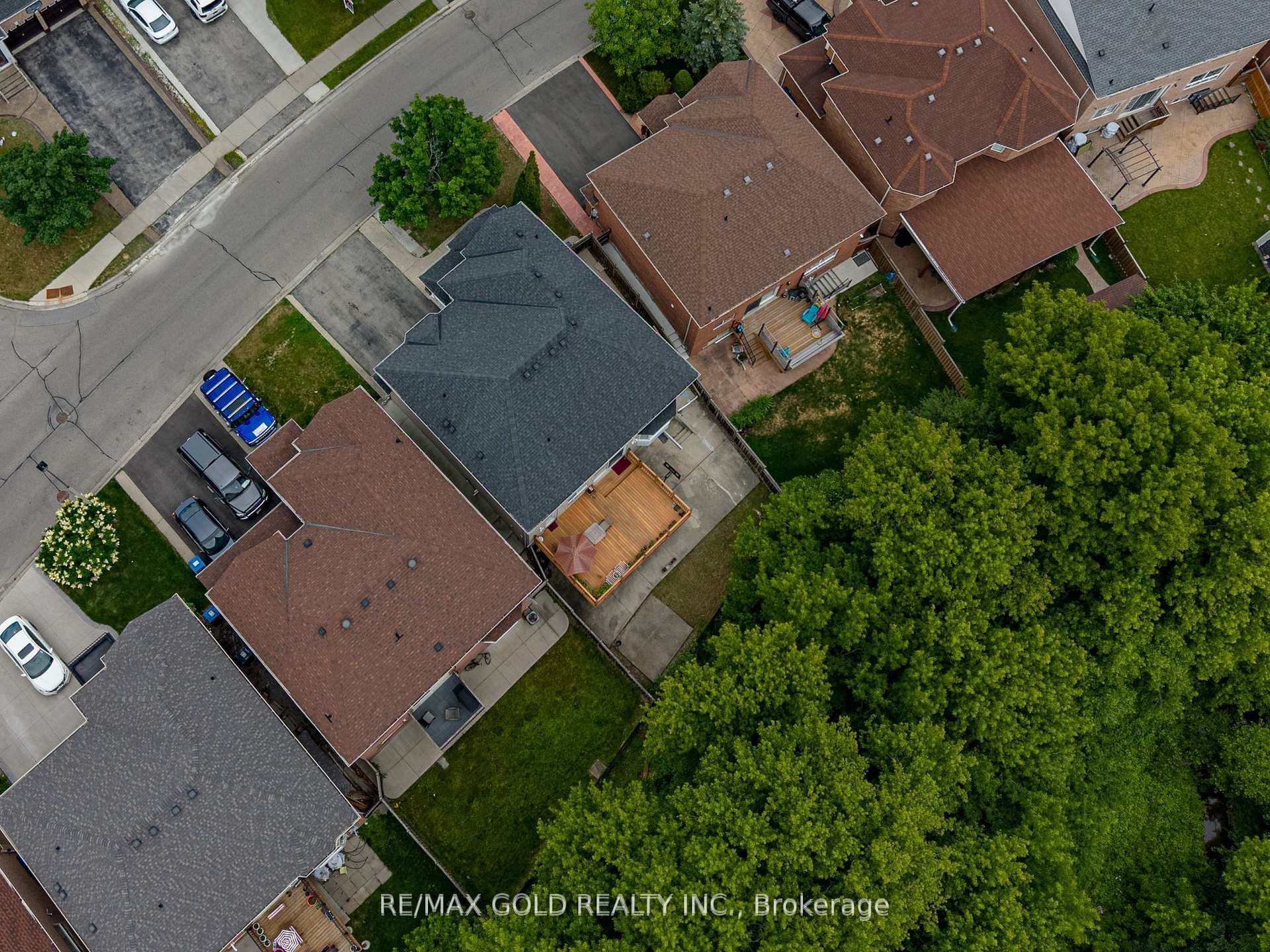 141 Whitwell Drive photo 42