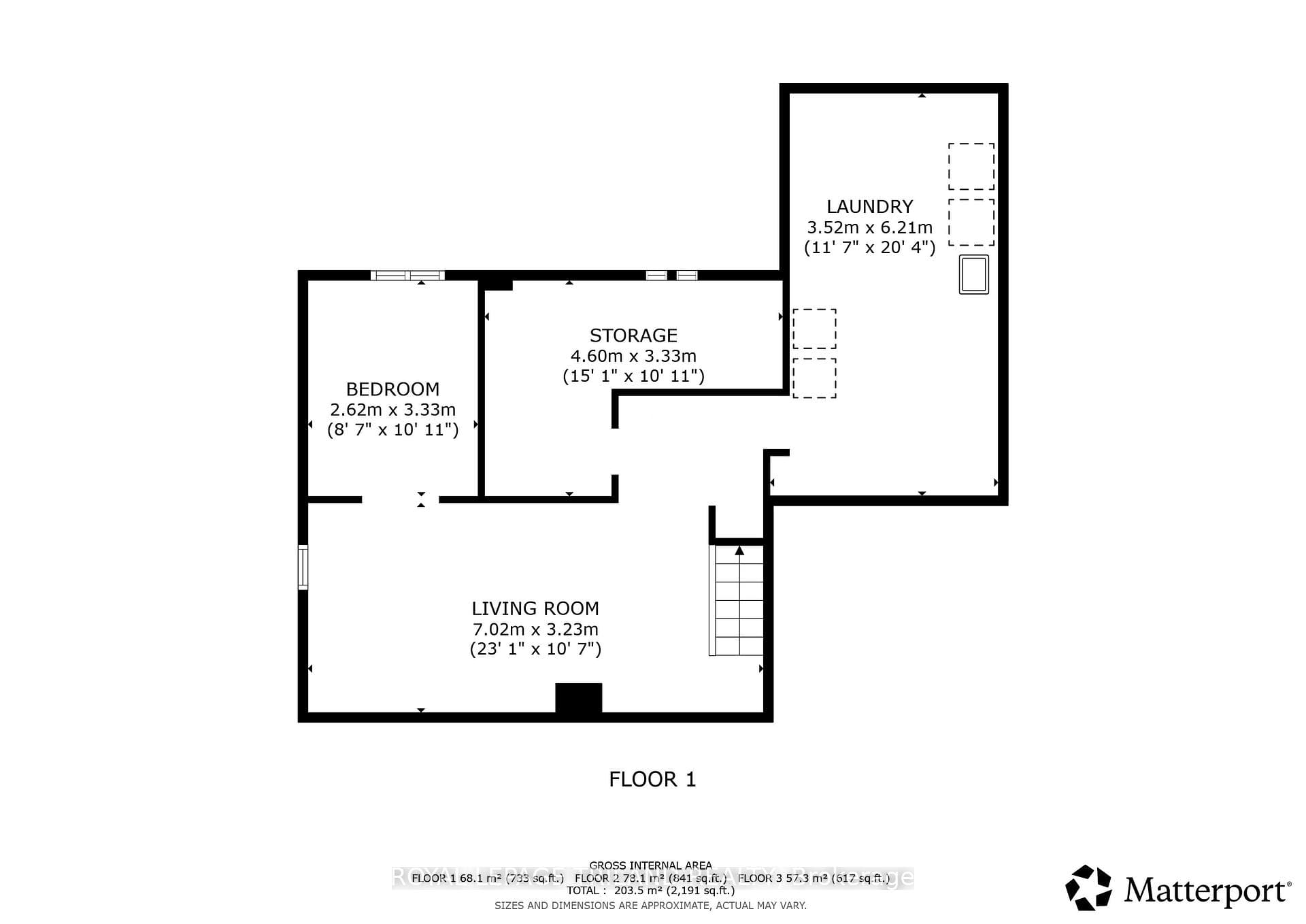 1077 MAHOGANY Crescent photo 45