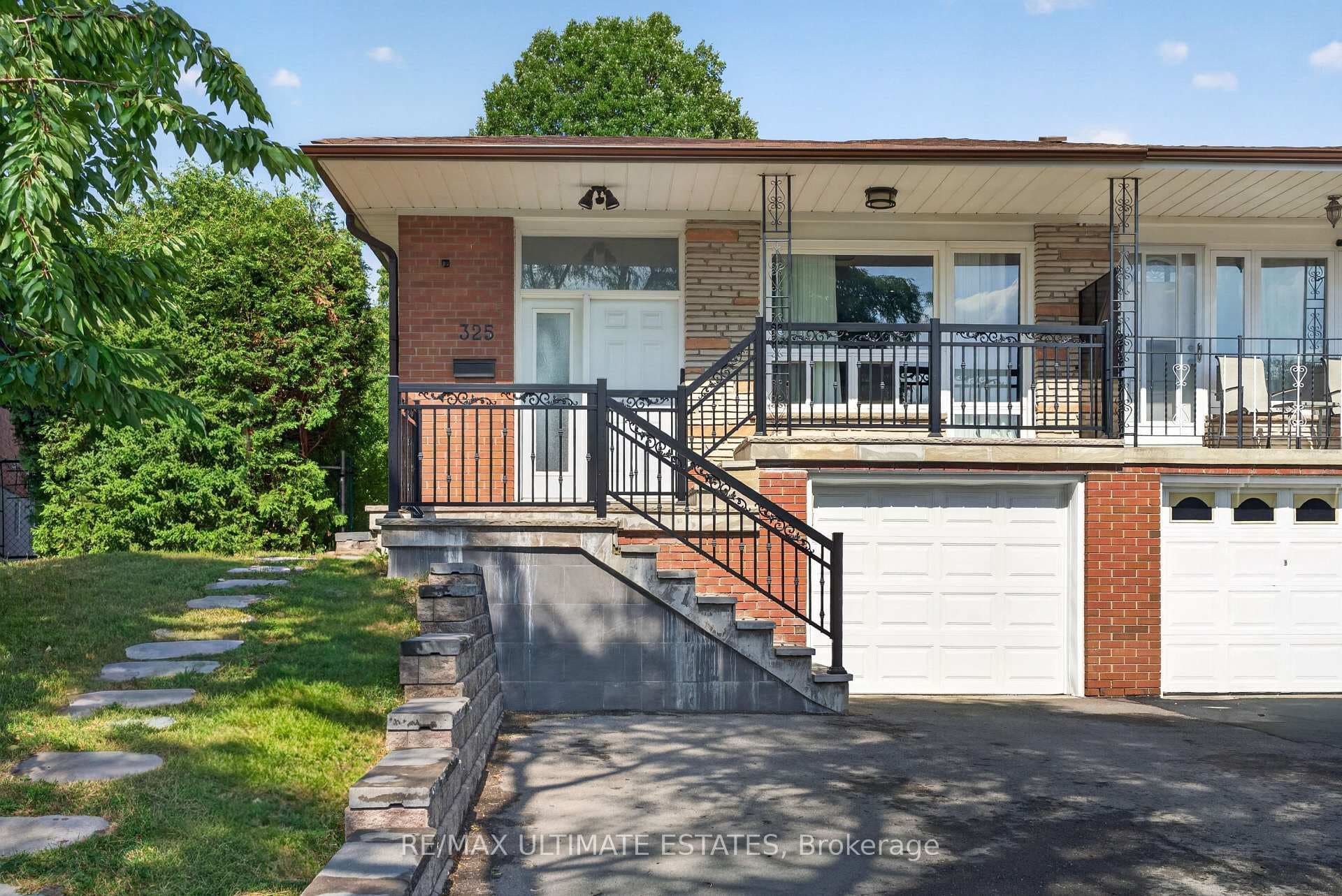 325 Goldenwood Road photo 1