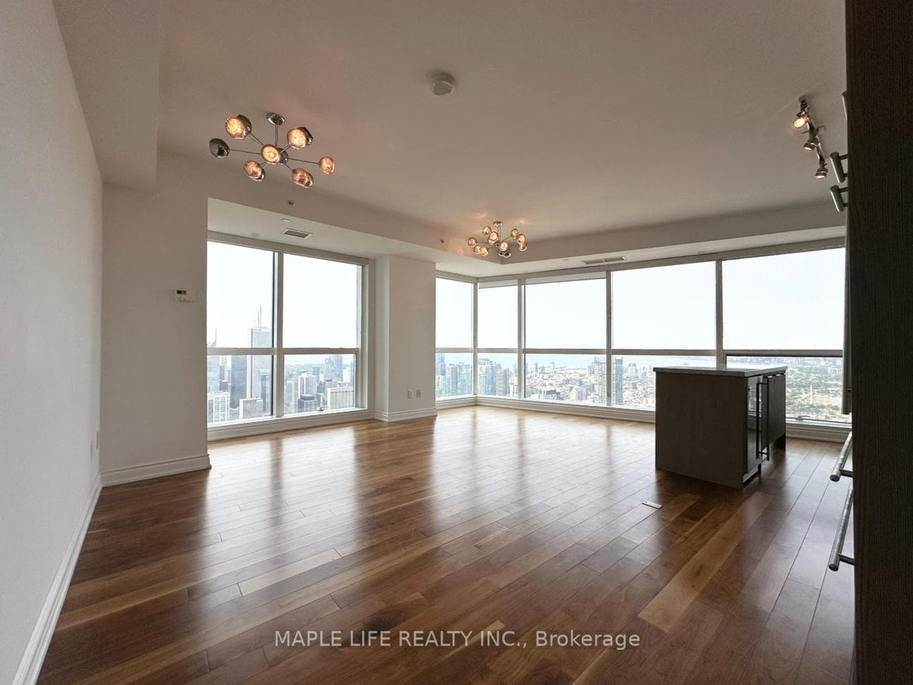 388 Yonge Street Unit 7110 photo 10