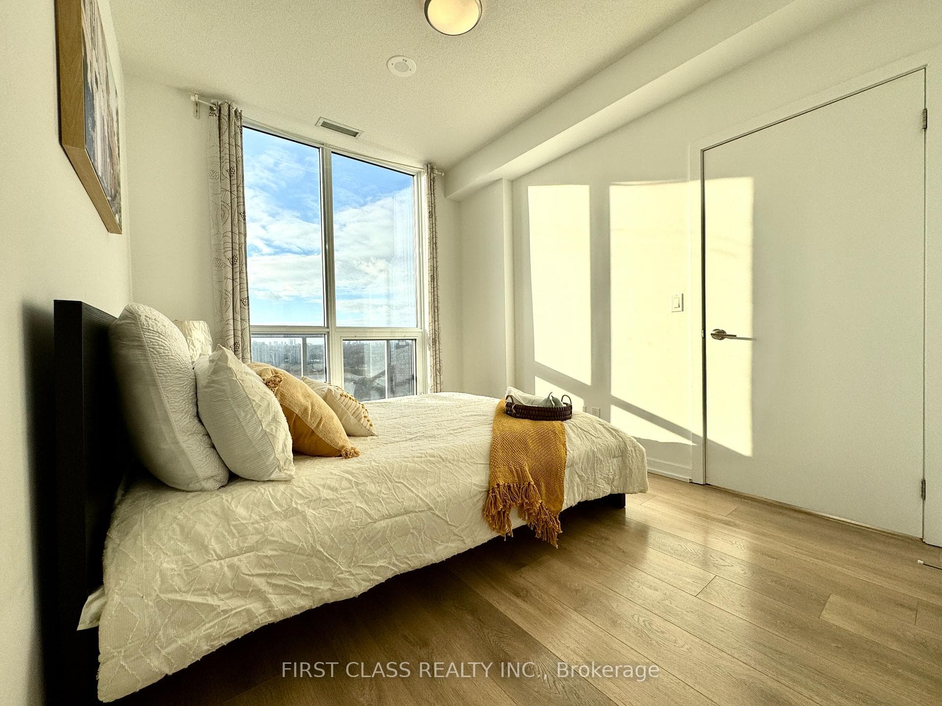 36 Forest Manor Road Unit 709 photo 6