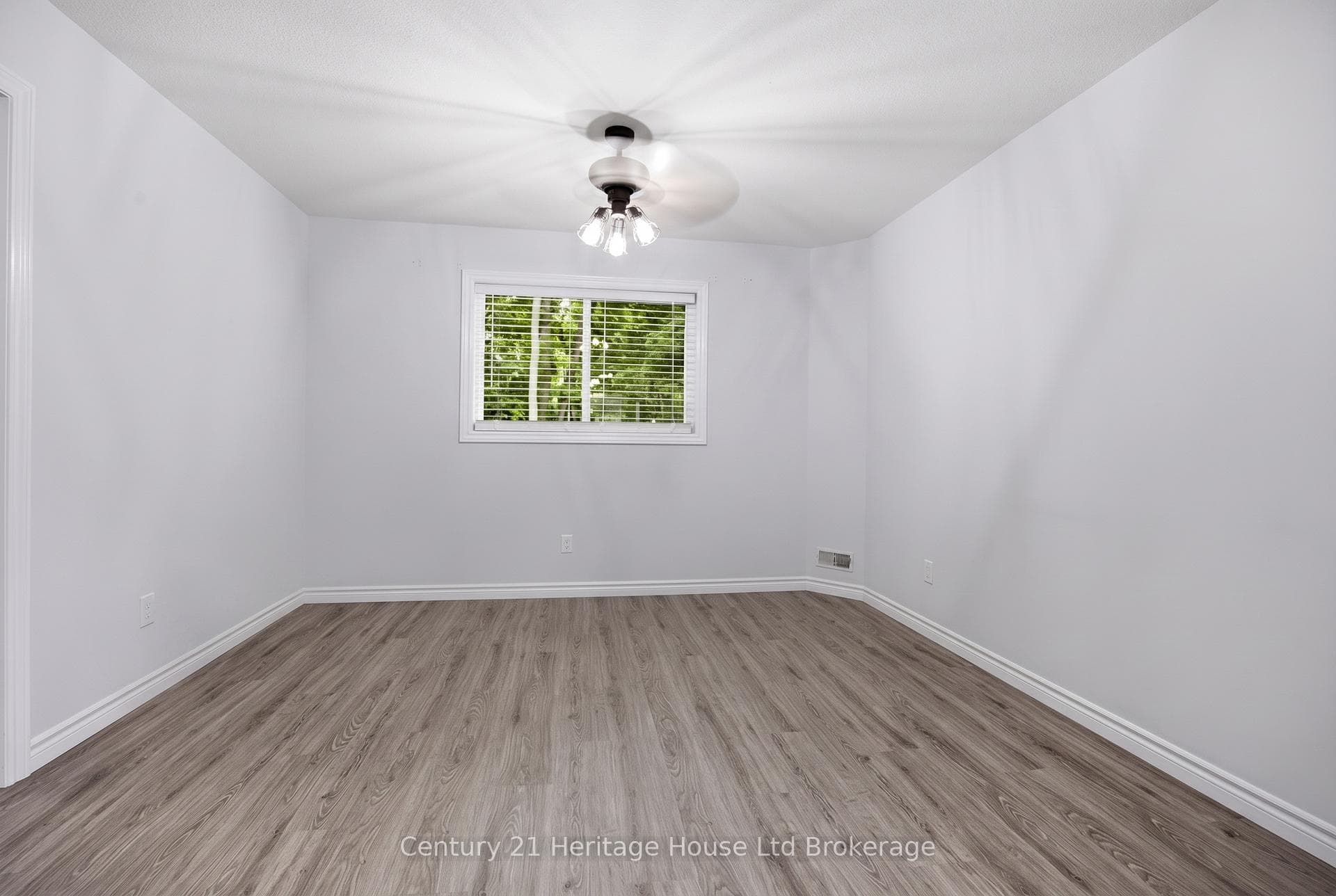 34 Bain Street Unit 4 photo 15