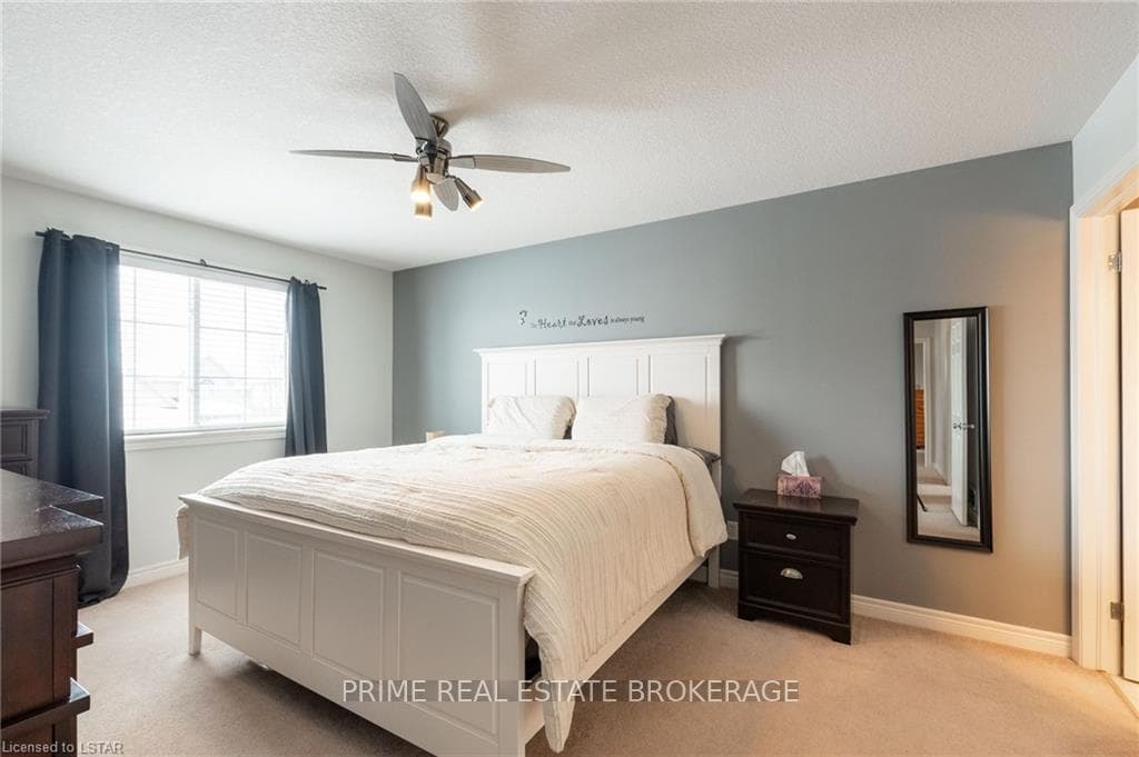 6 WATSON Crescent photo 23
