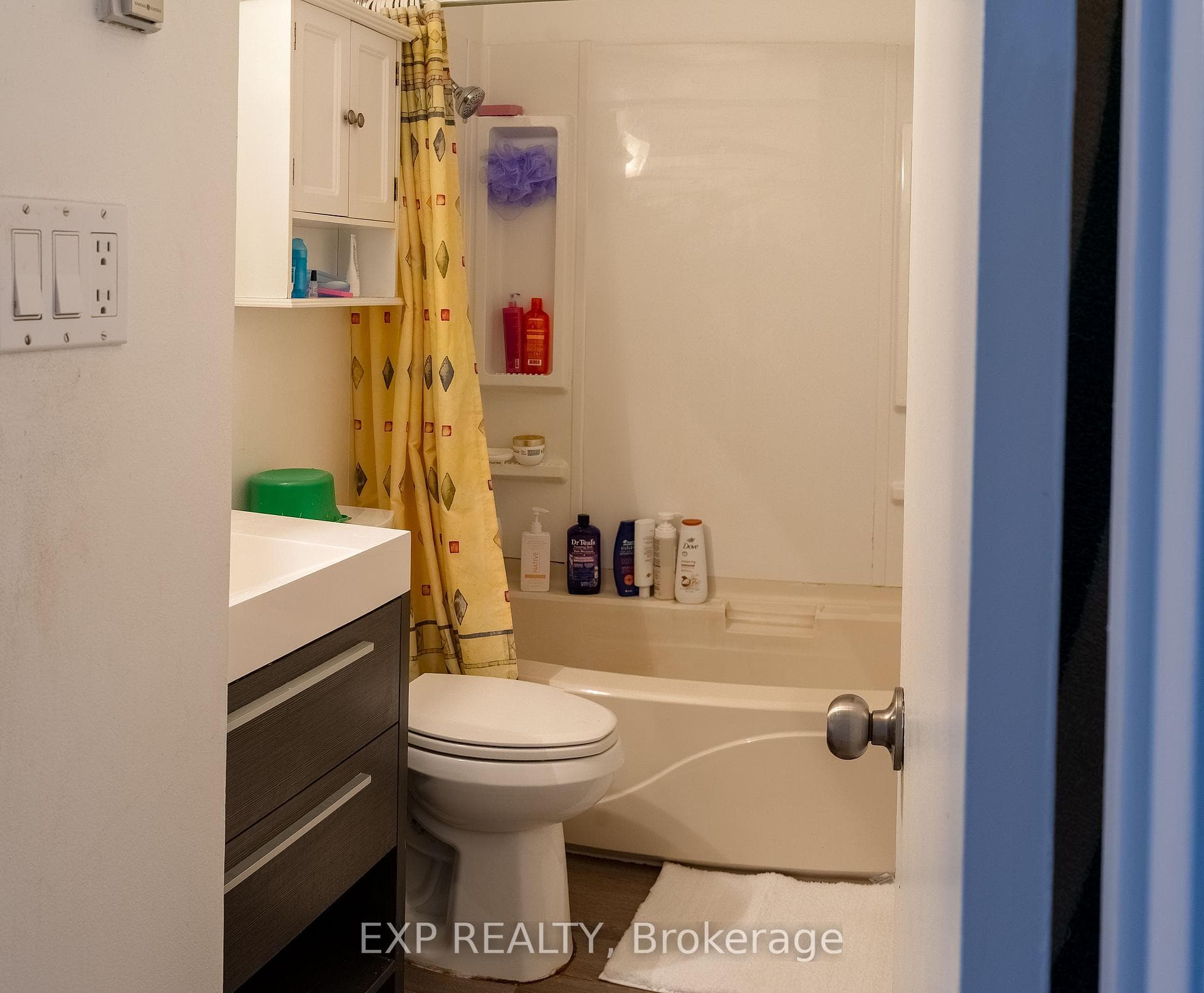 144 Tilley Road photo 10