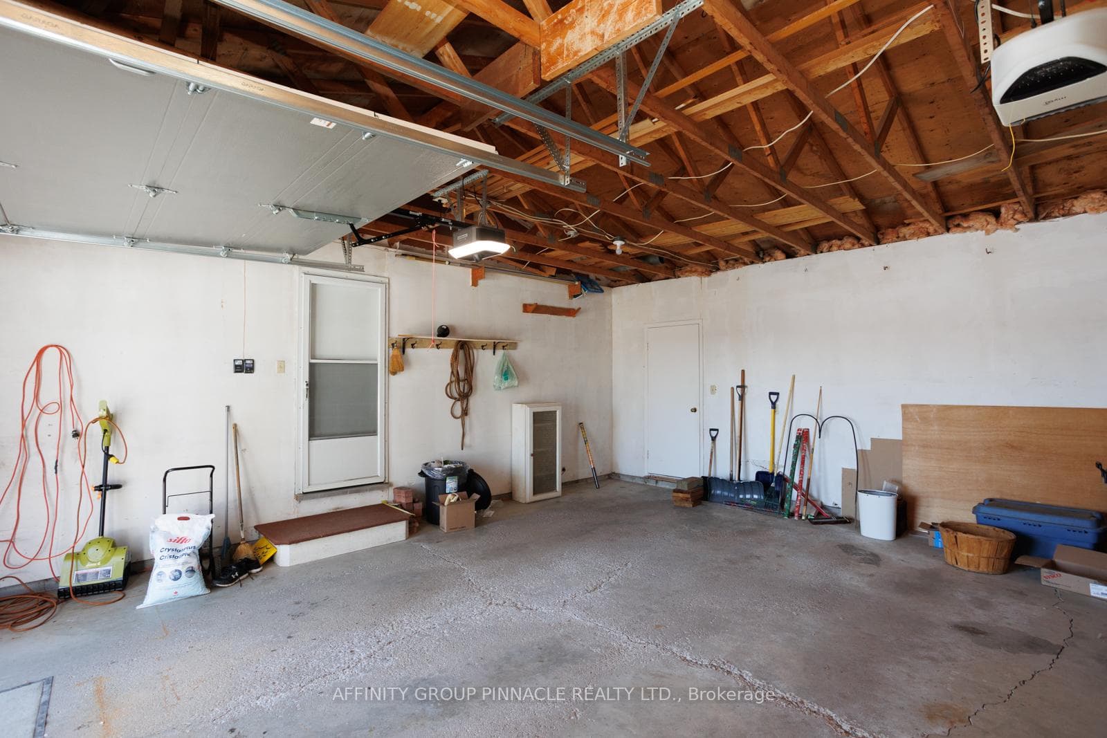 4055 35 Highway photo 38