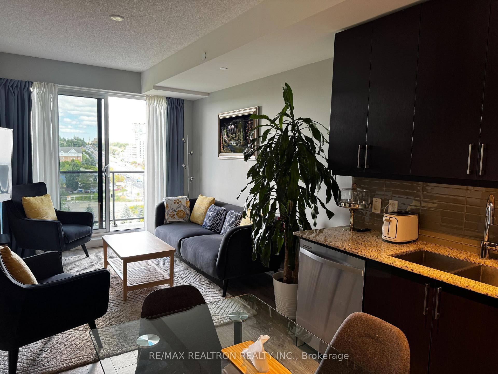 9608 Yonge Street Unit 710A photo 12