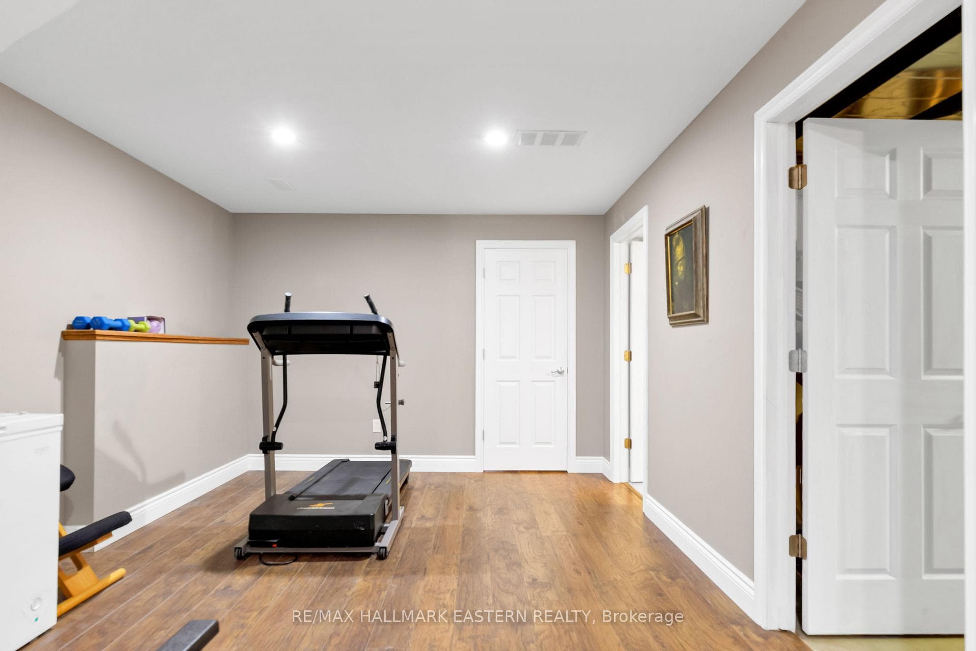 55 Goodman Road photo 37