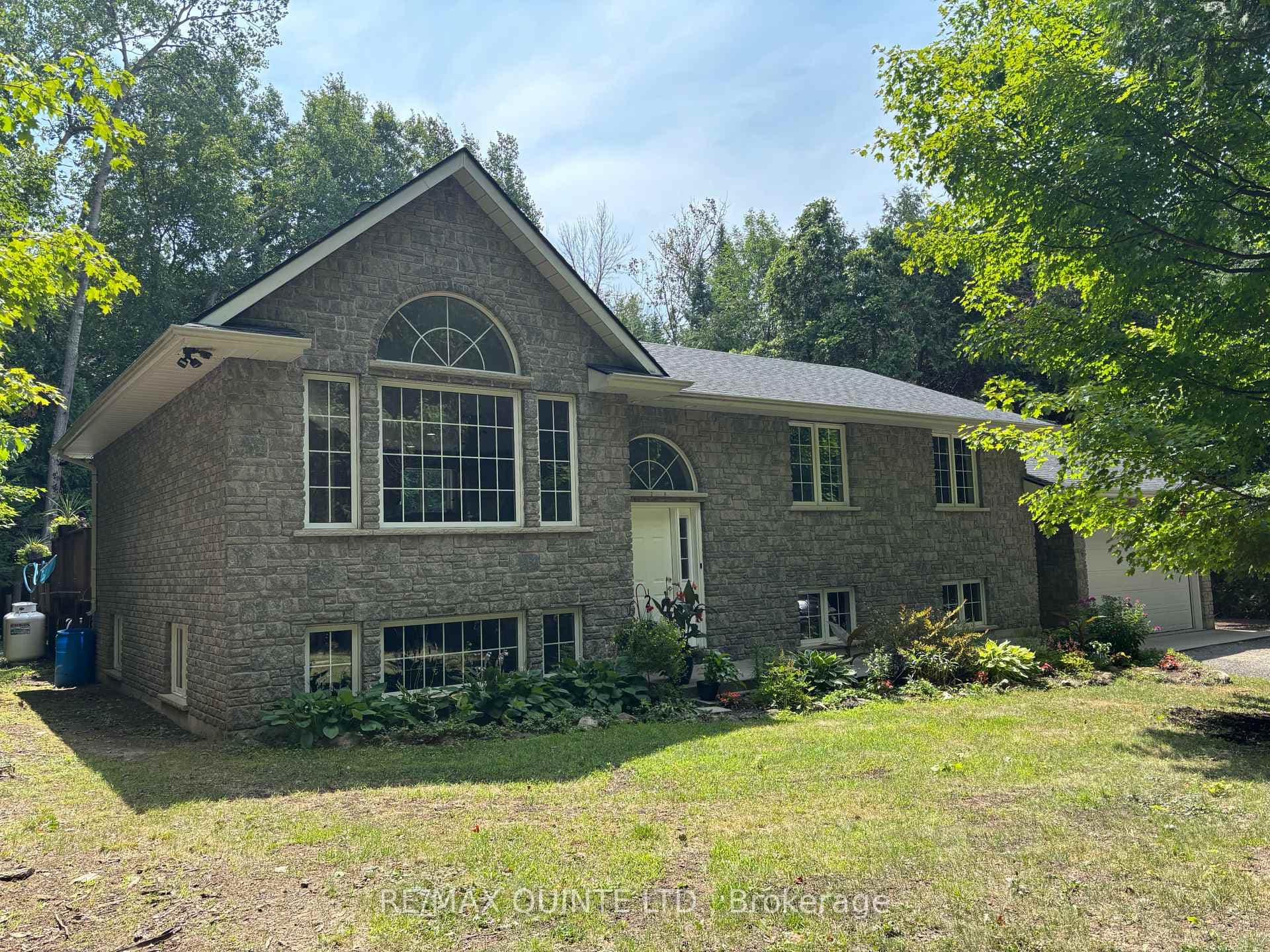 156 Tracey Road photo 1