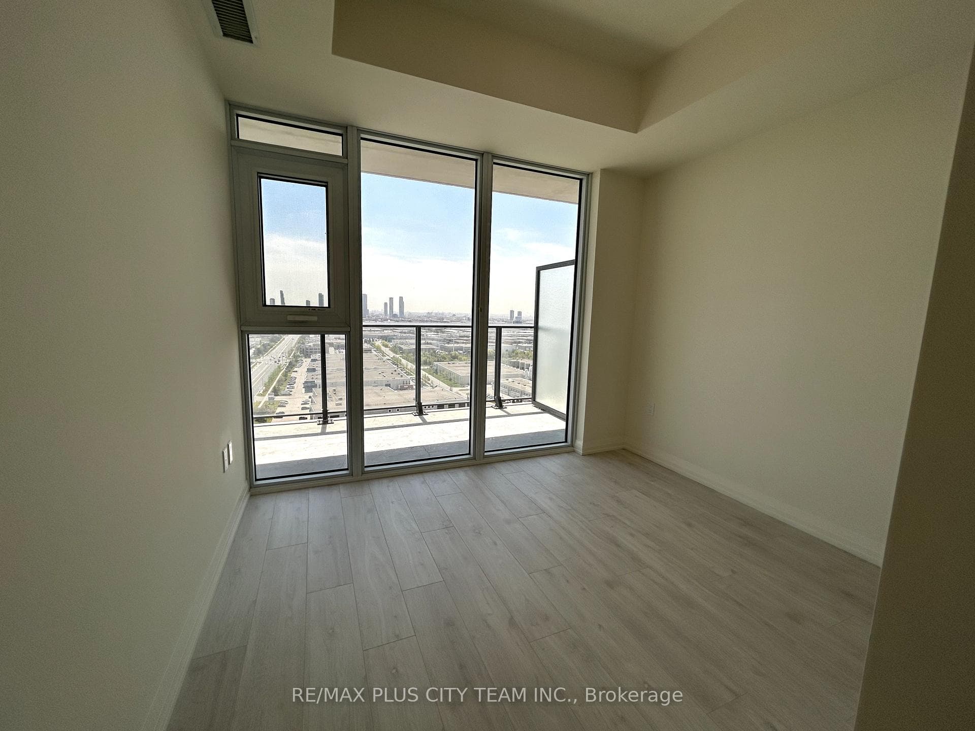 8960 Jane Street Unit 2123 photo 11