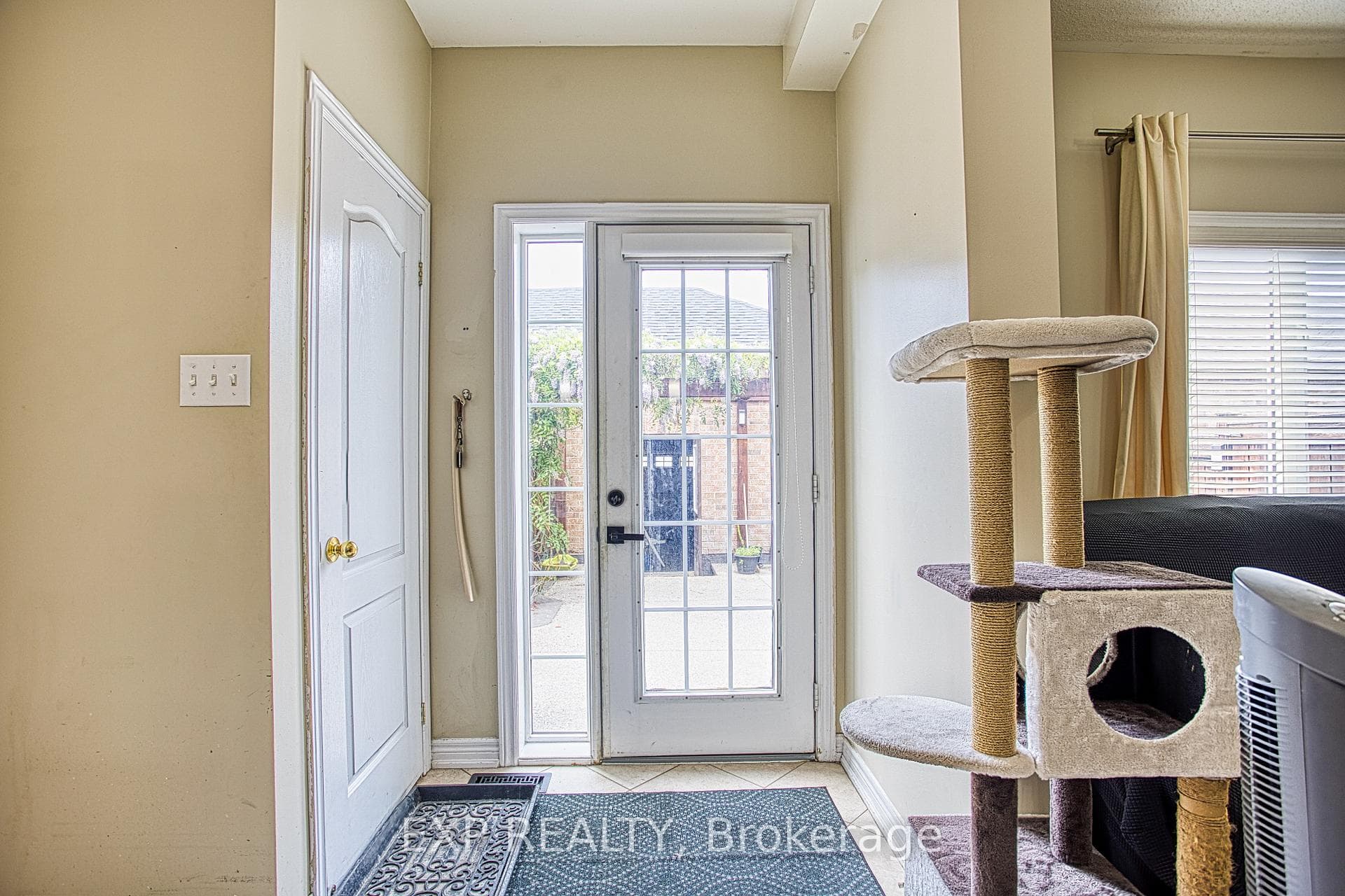 206 Springstead Avenue photo 15