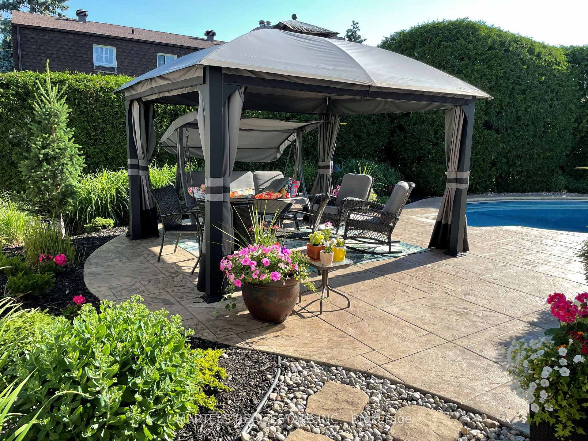 1149 Beaujolais Crescent photo 23