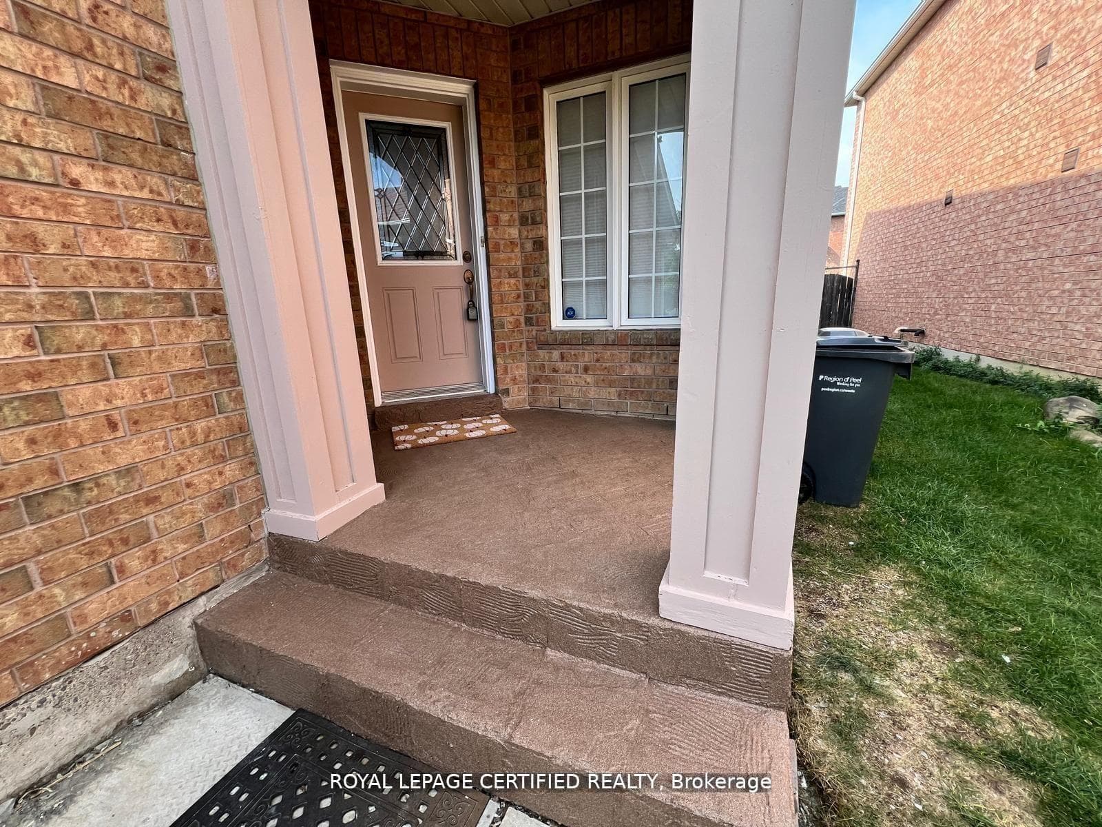 426 Orange Walk Crescent photo 2