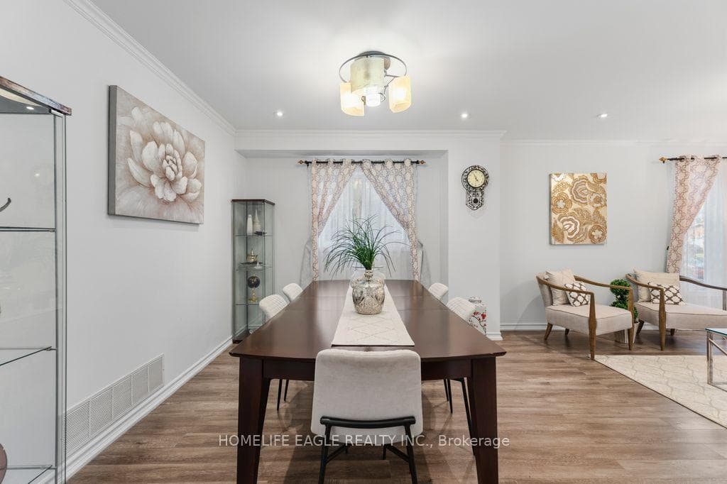 156 Heale Avenue photo 4