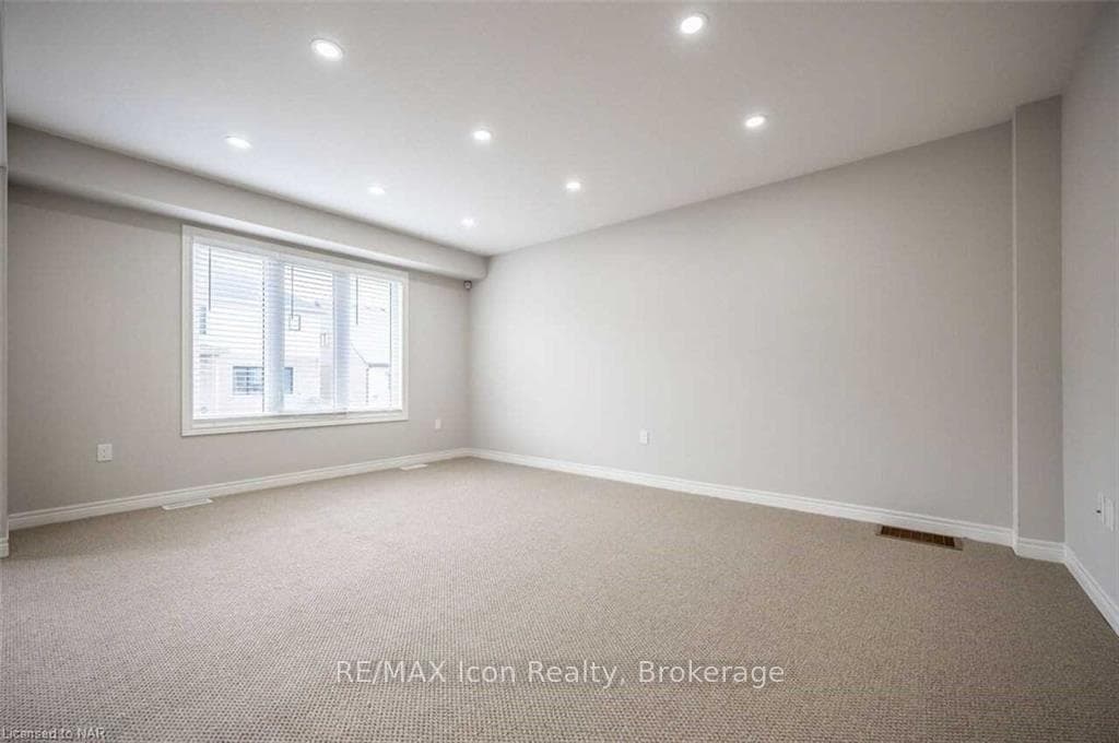 135 Acacia Avenue photo 7