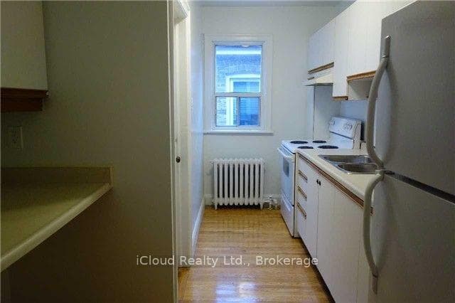 1162 Avenue Road Unit Upper photo 10
