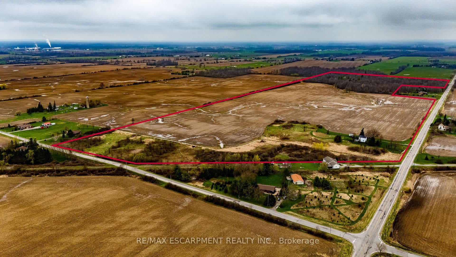 335 McKenzie Road photo 1