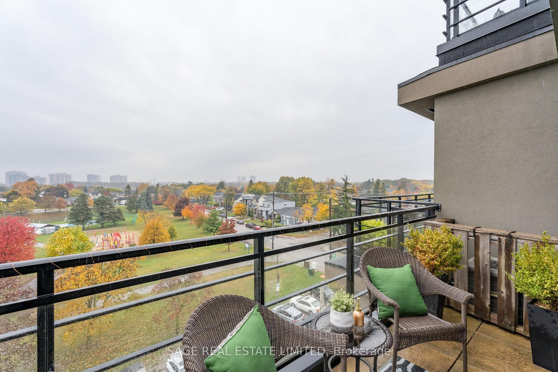 160 Fallingbrook Road Unit 404 photo 19