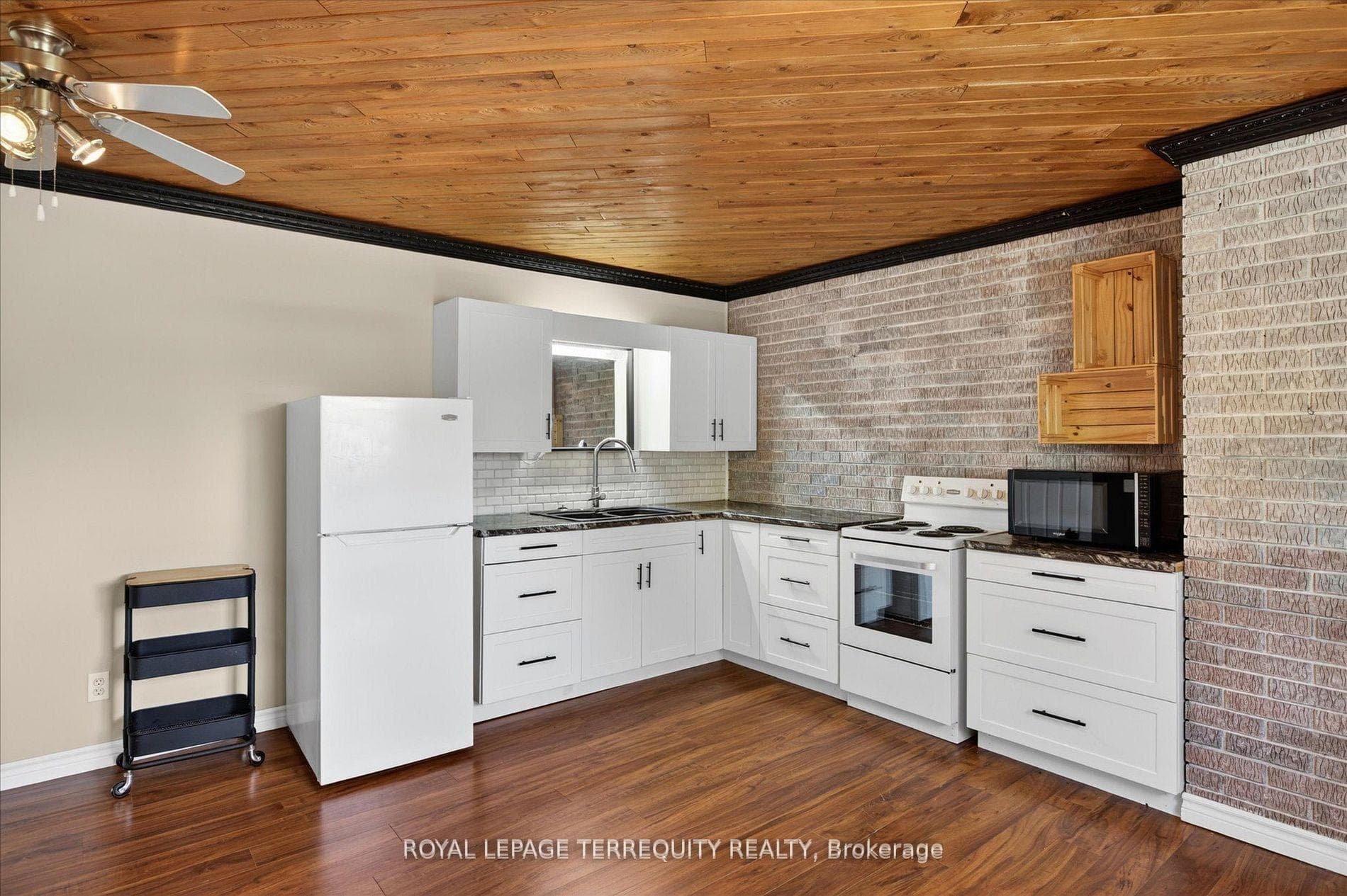 12 Concession Street Unit A photo 3