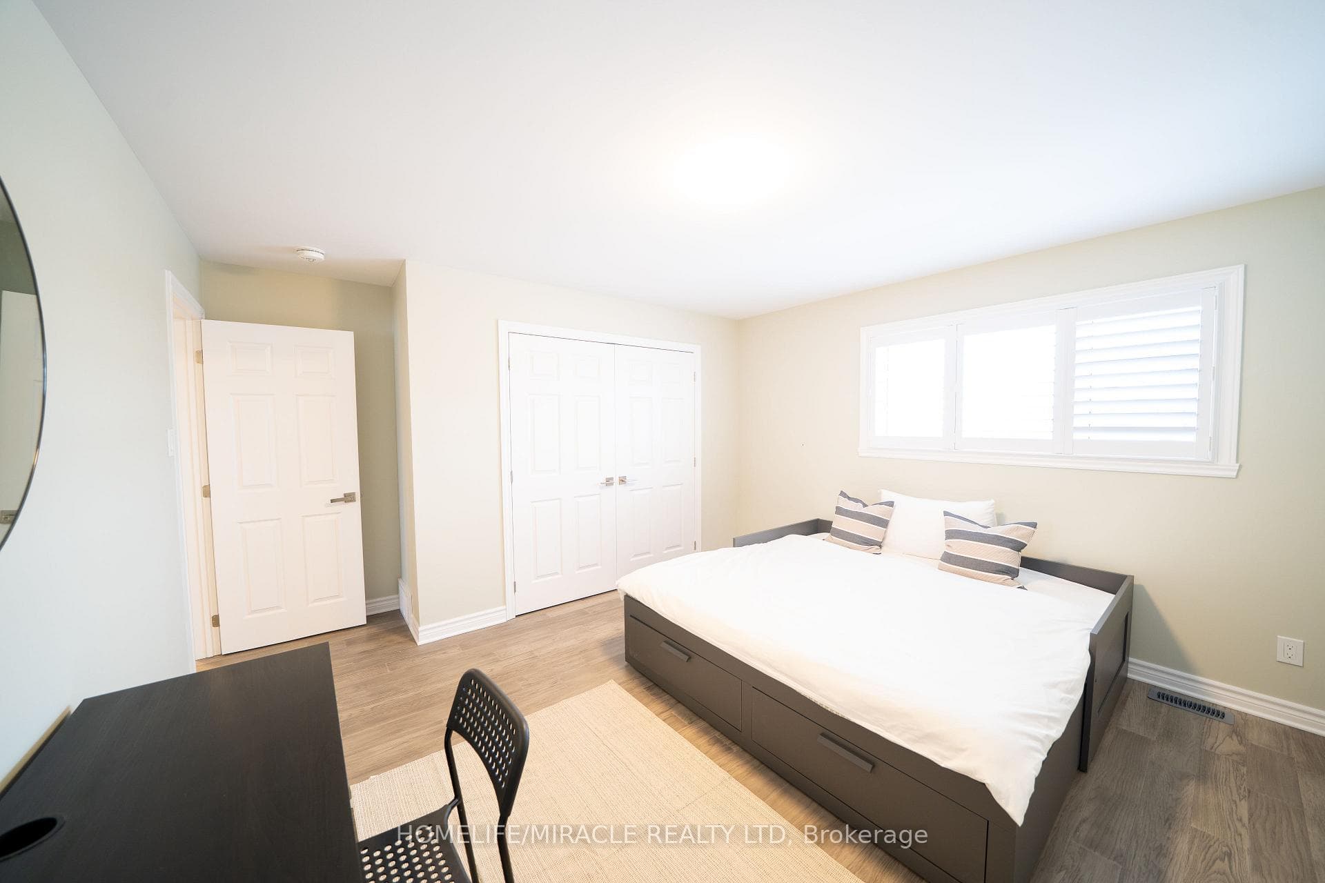 242 Lourdes Avenue photo 32