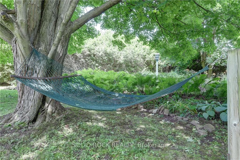 8 WEST MCLEAN Boulevard photo 24