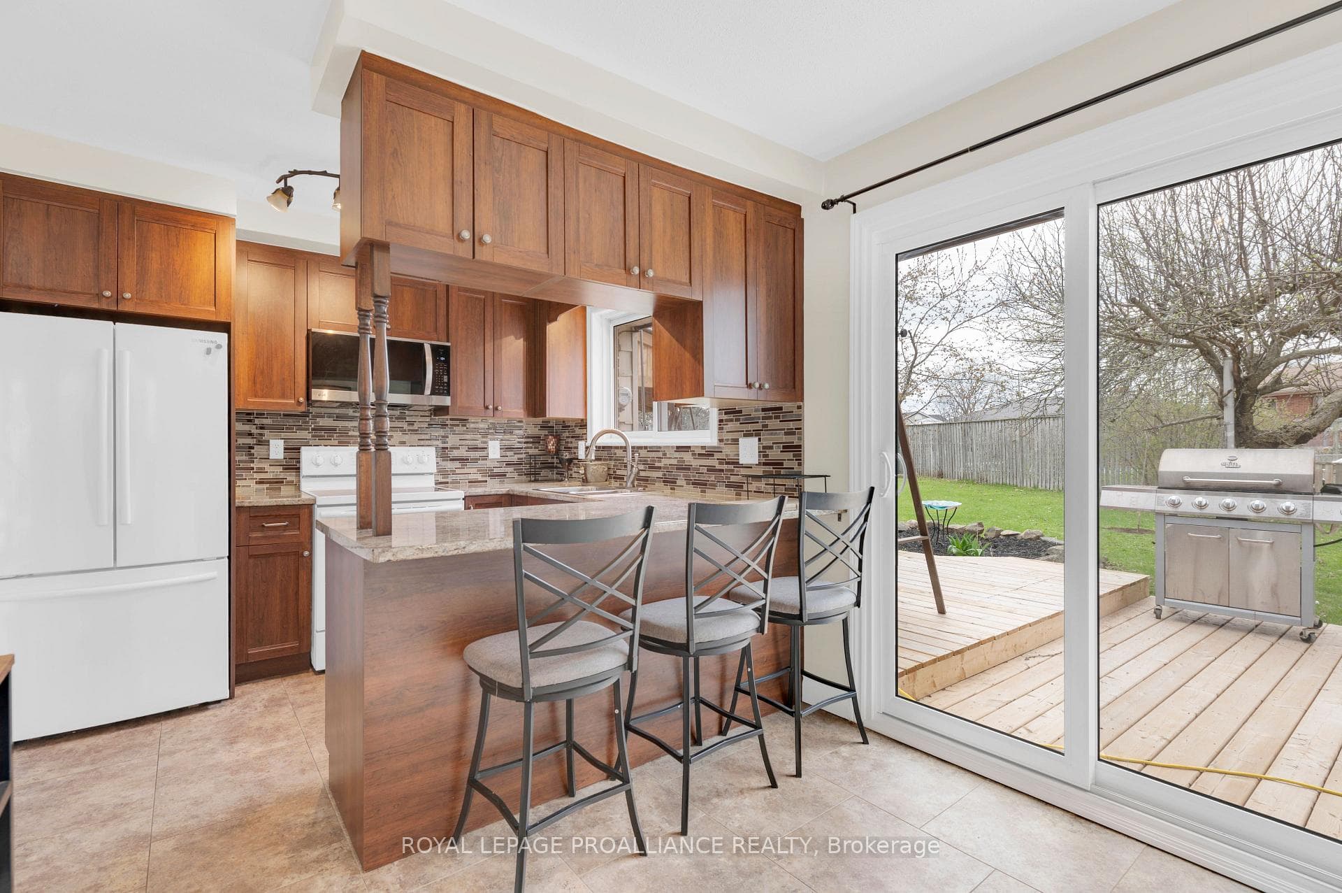 16 Thurlow Drive photo 13