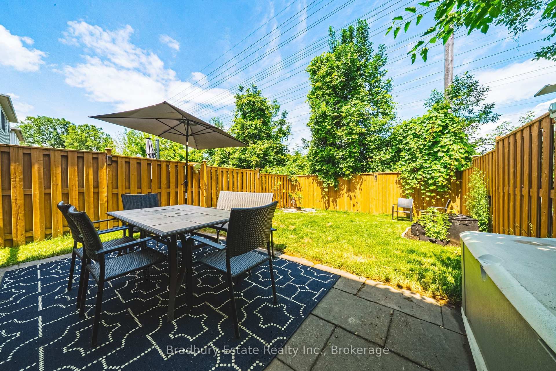 1401 Treeland Street photo 23