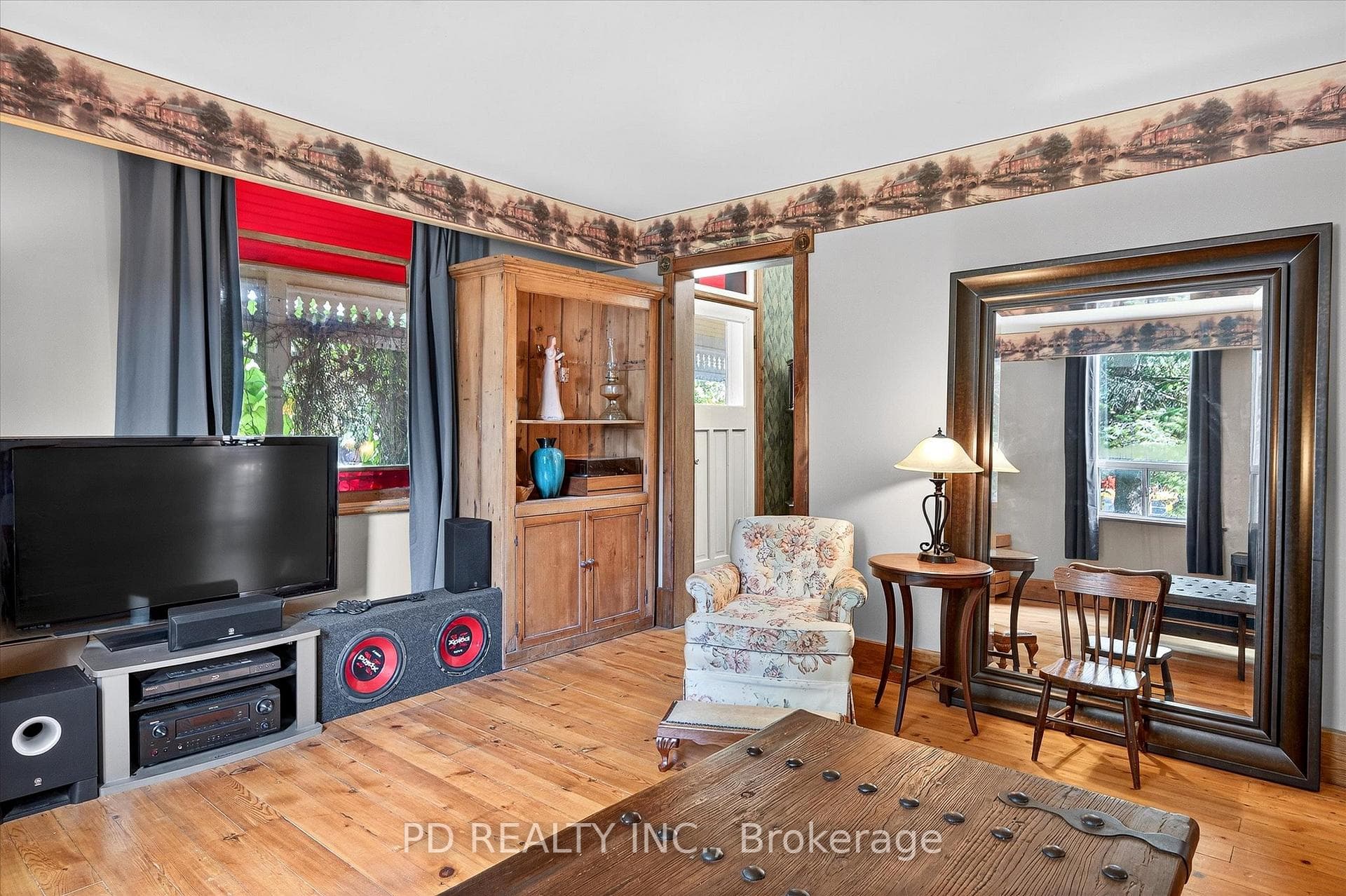 64 King Street photo 24