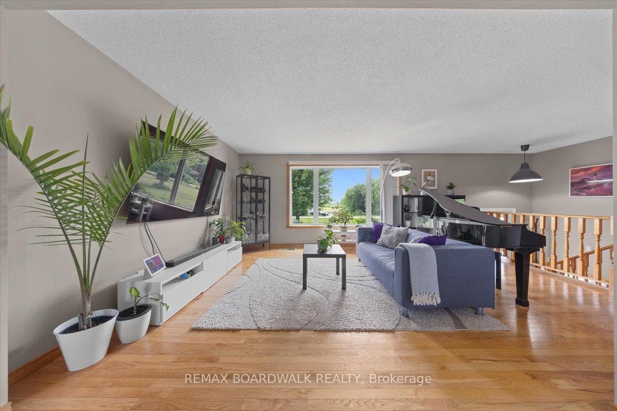 1262 Ford Road photo 5
