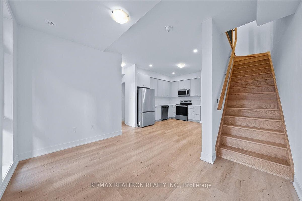 6 Sayers Lane Unit 17 photo 12
