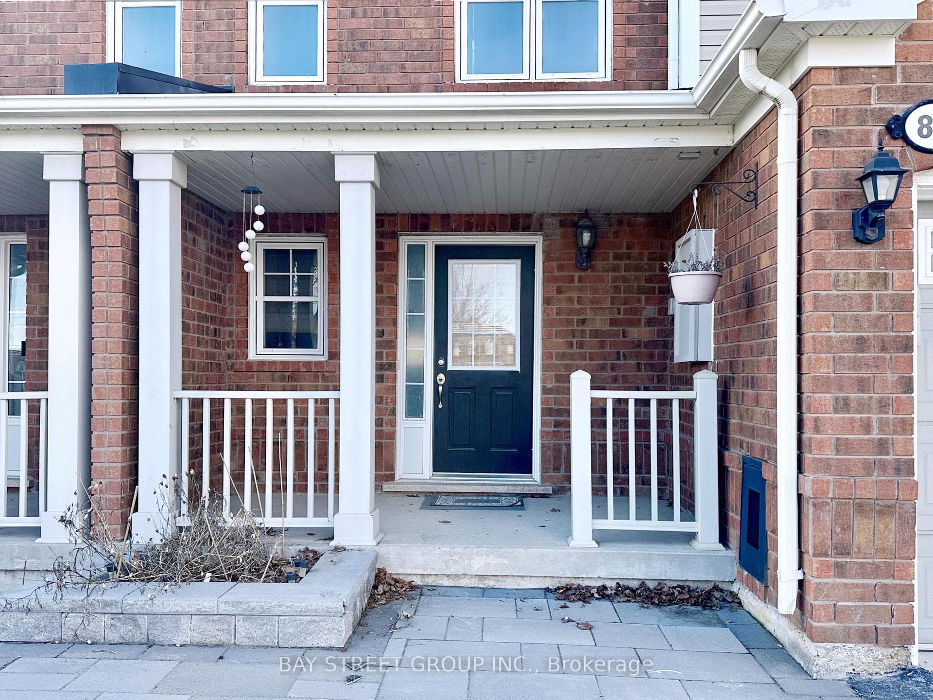86 Dougherty Crescent photo 2
