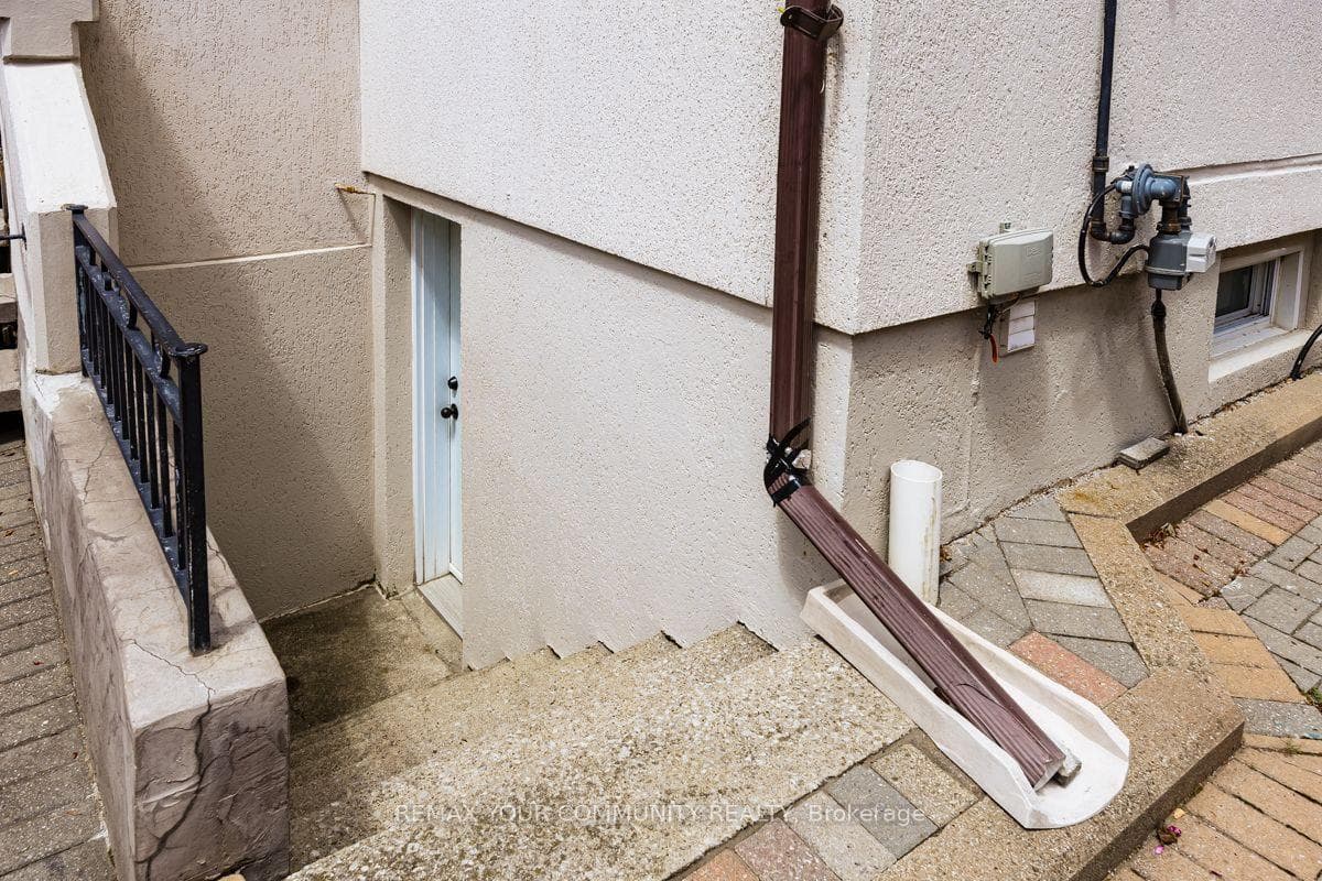 71 Hawman Avenue photo 3