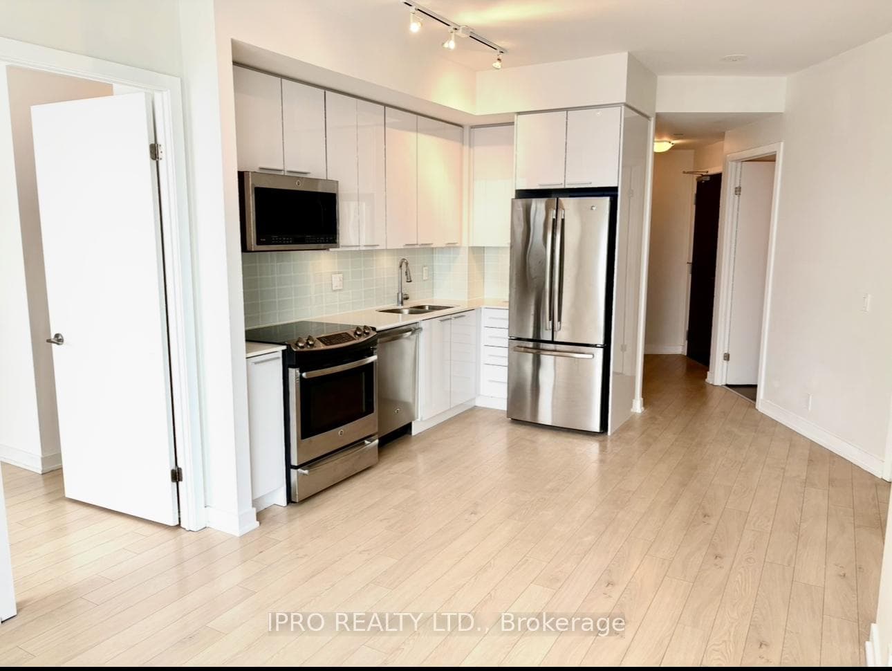 10 Park Lawn Road Unit 1404 photo 6