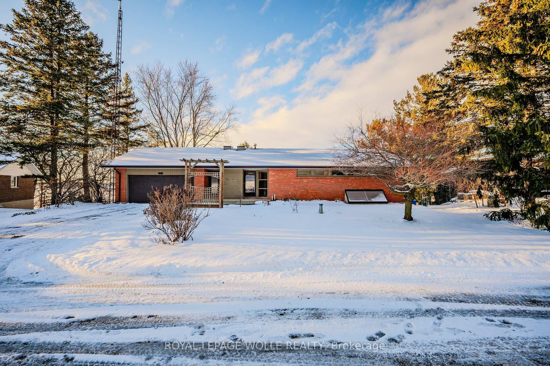 44 Sunset Drive photo 2