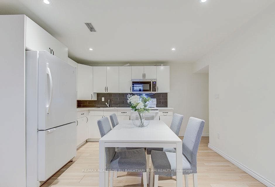 25 Unicorn Avenue photo 32