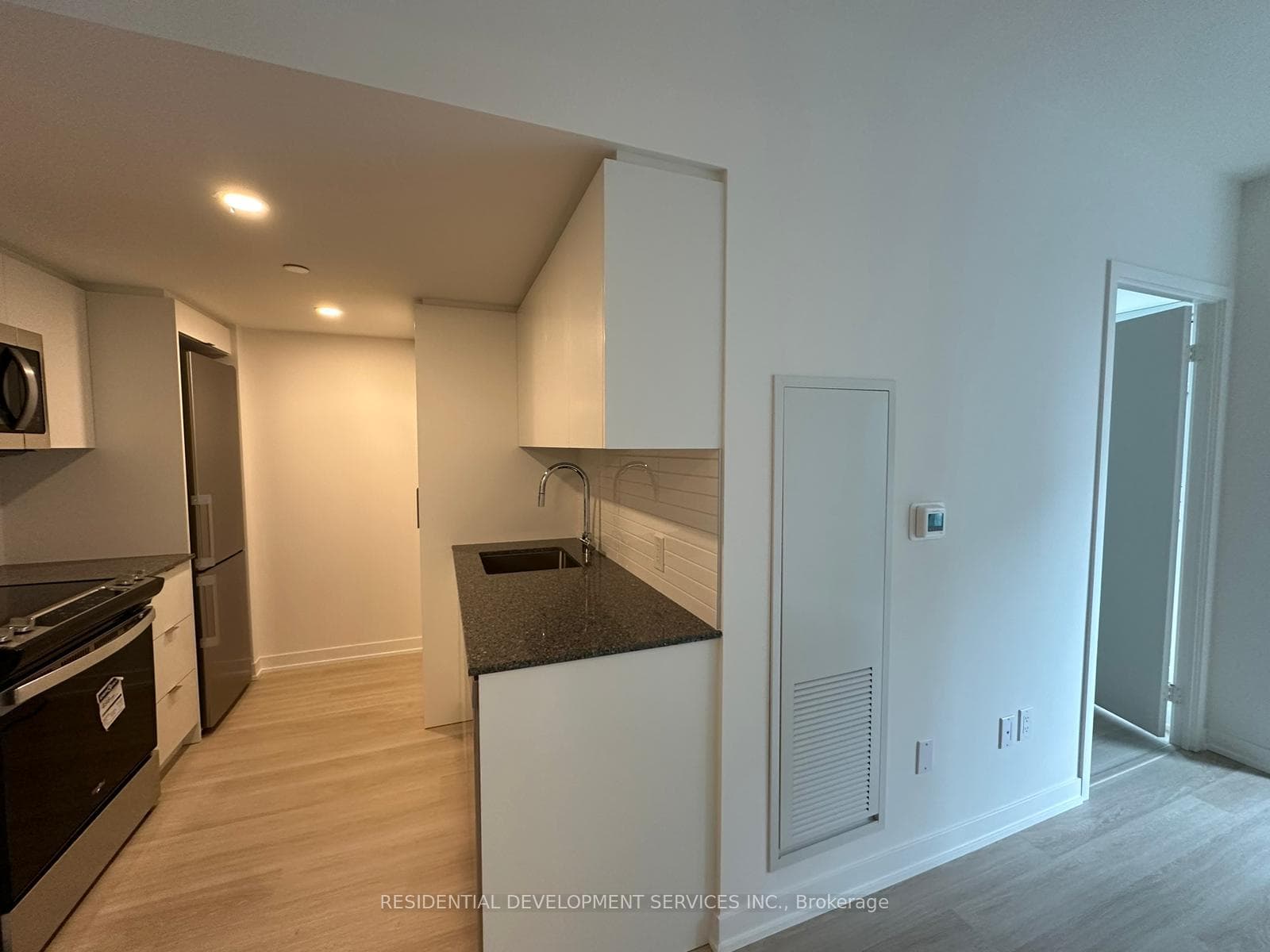 500 Wilson Avenue Unit 605 photo 4