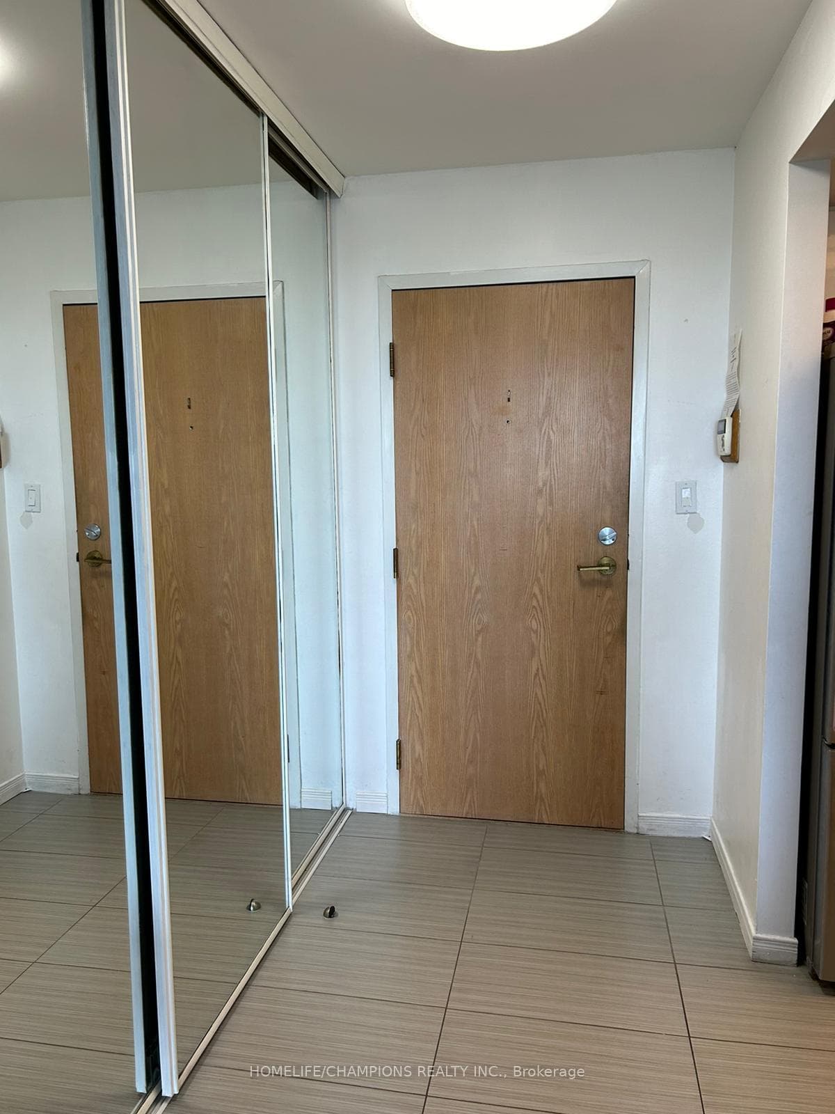 5 Concorde Place Unit 1011 photo 1