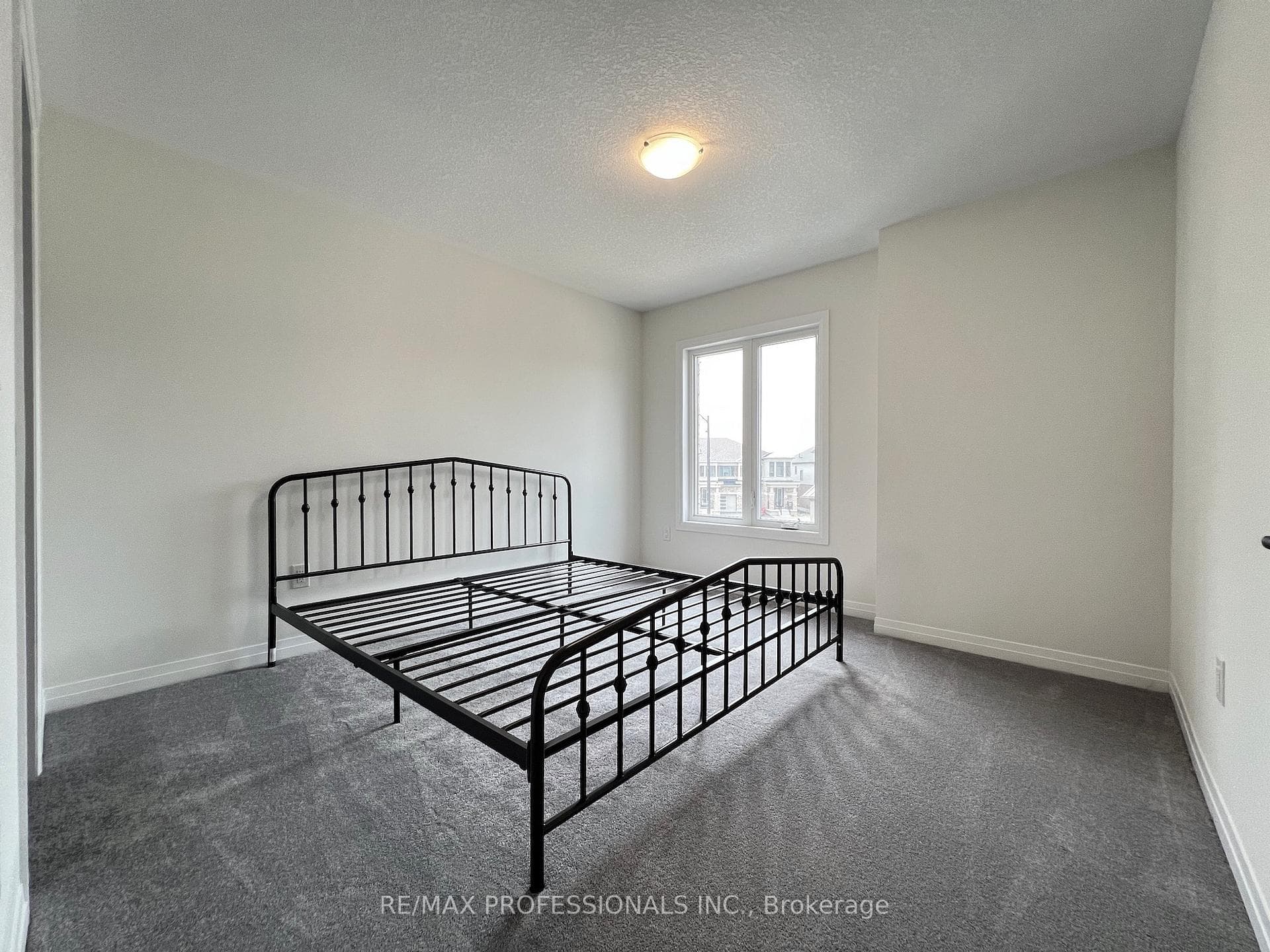 48 Blacklock Street photo 30