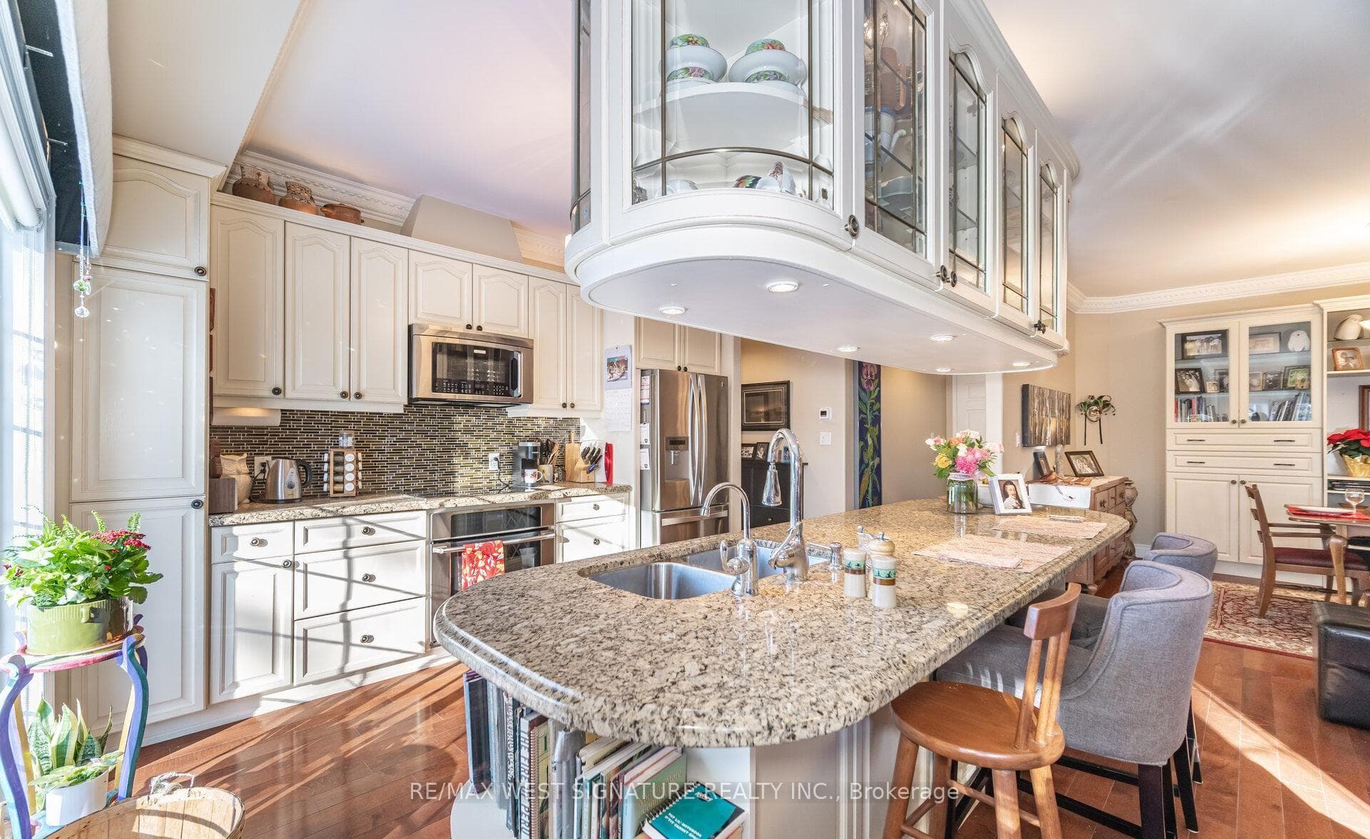 75 Treelawn Boulevard Unit 216 photo 9