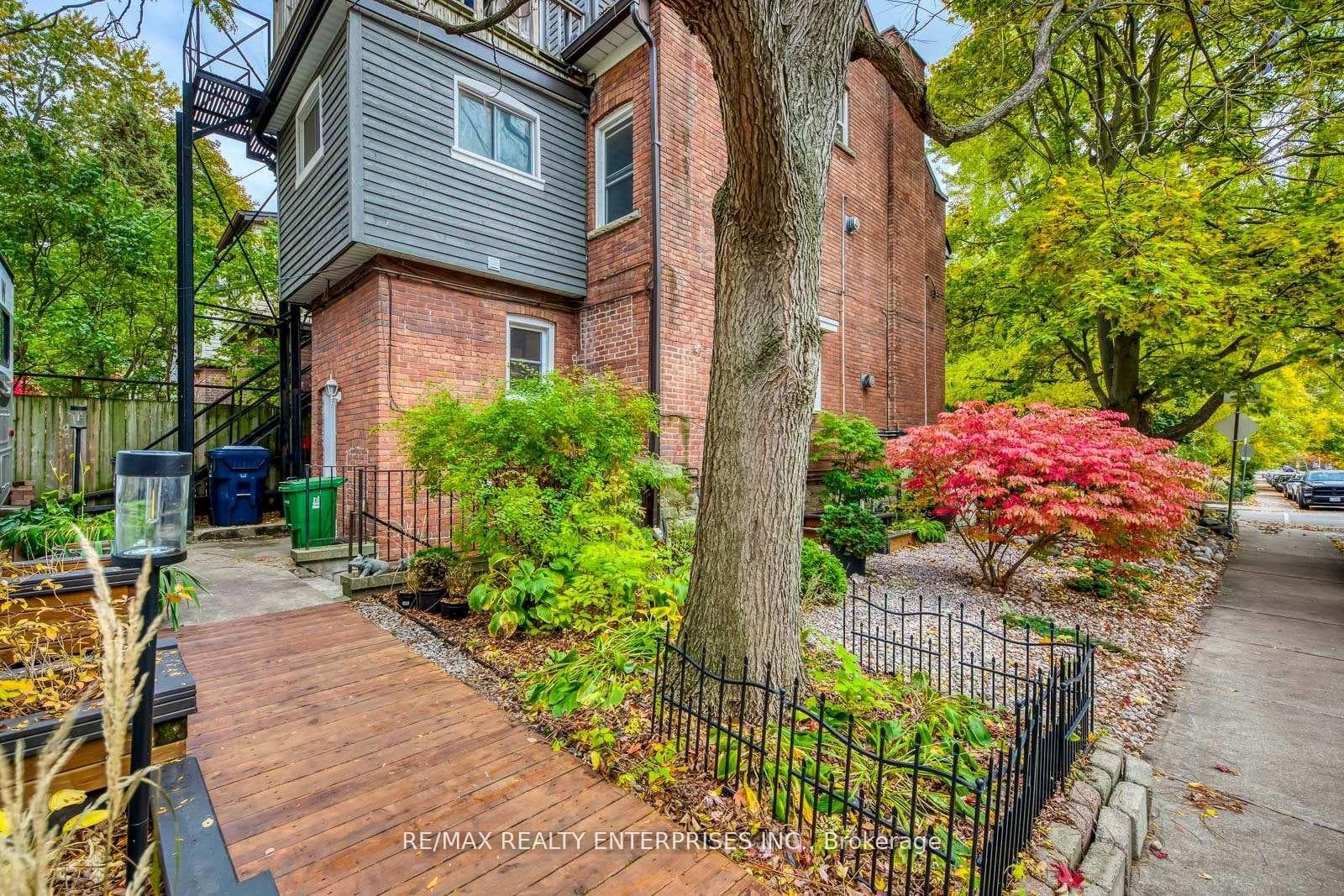 92 Dixon Avenue photo 30