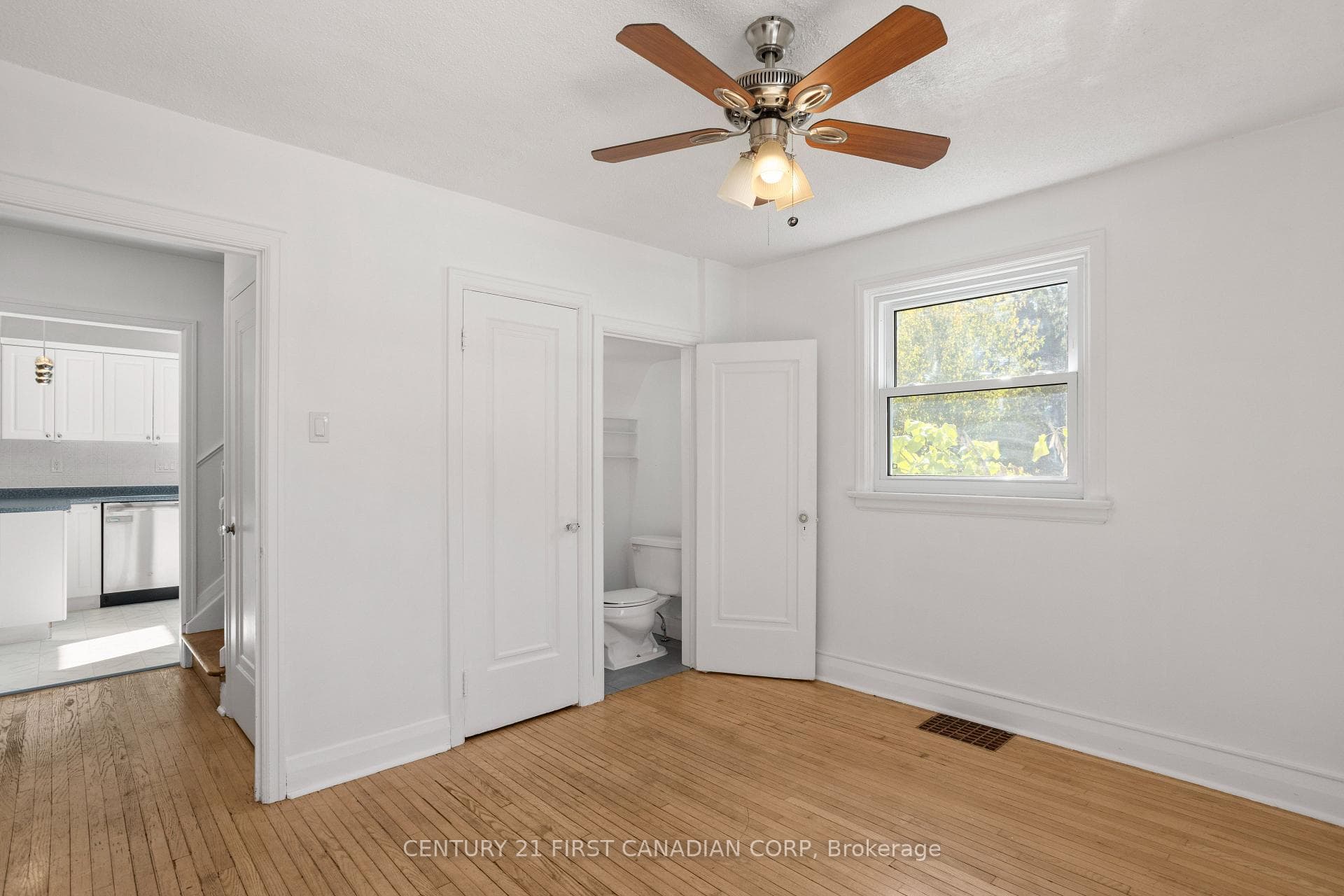 623 Wallace Street photo 17