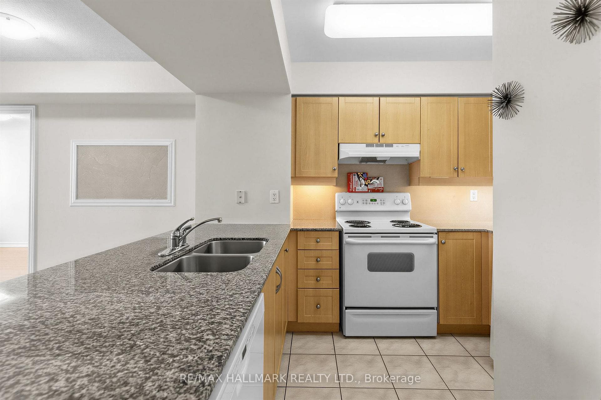 50 Disera Drive Unit 1206 photo 5