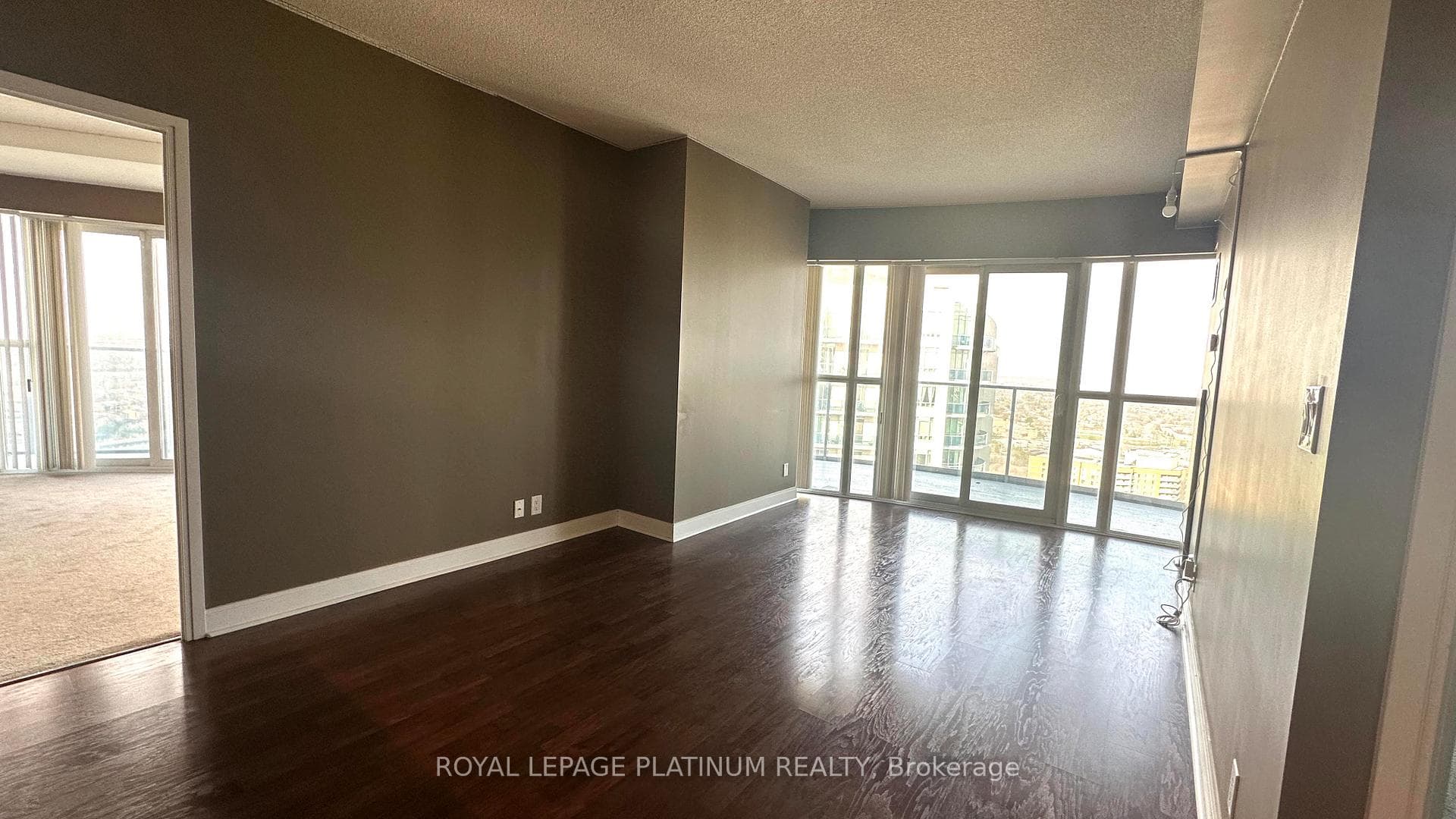 60 Absolute Avenue Unit 2908 photo 7
