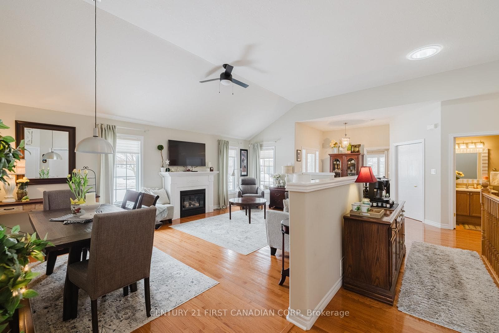 937 Silversmith Street photo 6